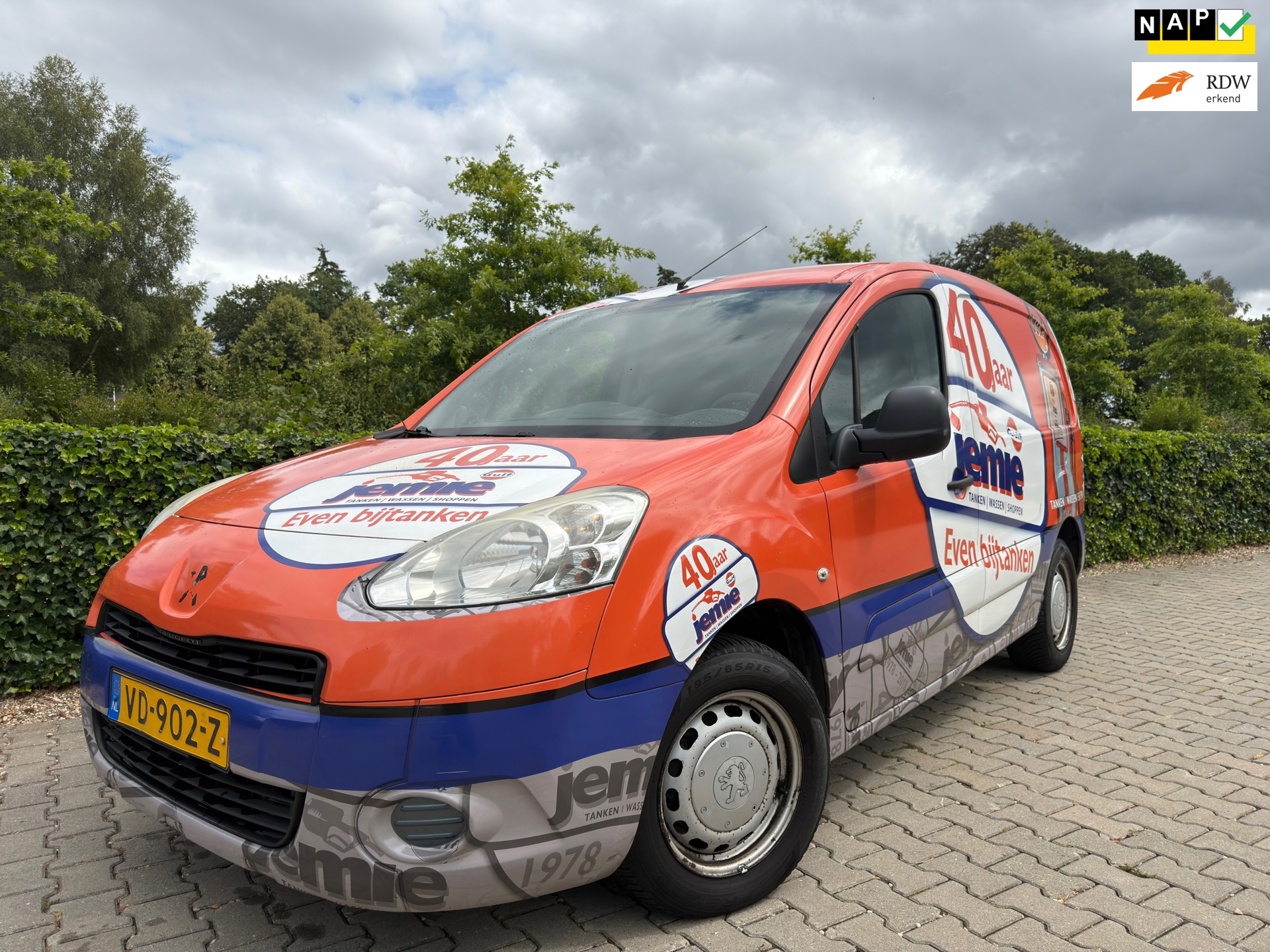 Peugeot Partner 120 1.6 e-HDI L1 XT Profit + , Grijs Metalic , Airco / Schuifdeur Rechts / Trekhaak.