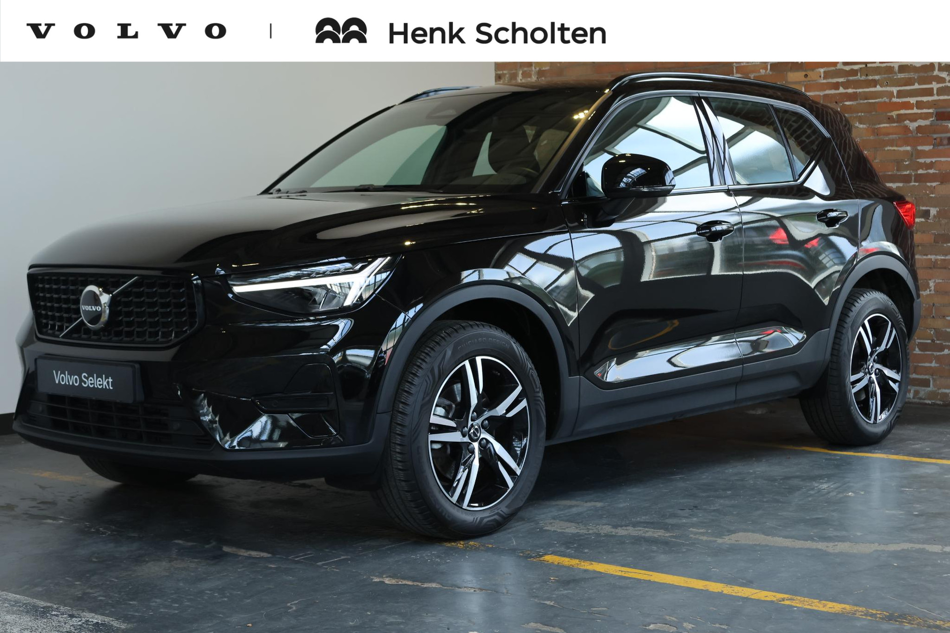 Volvo XC40 B4 Plus Dark