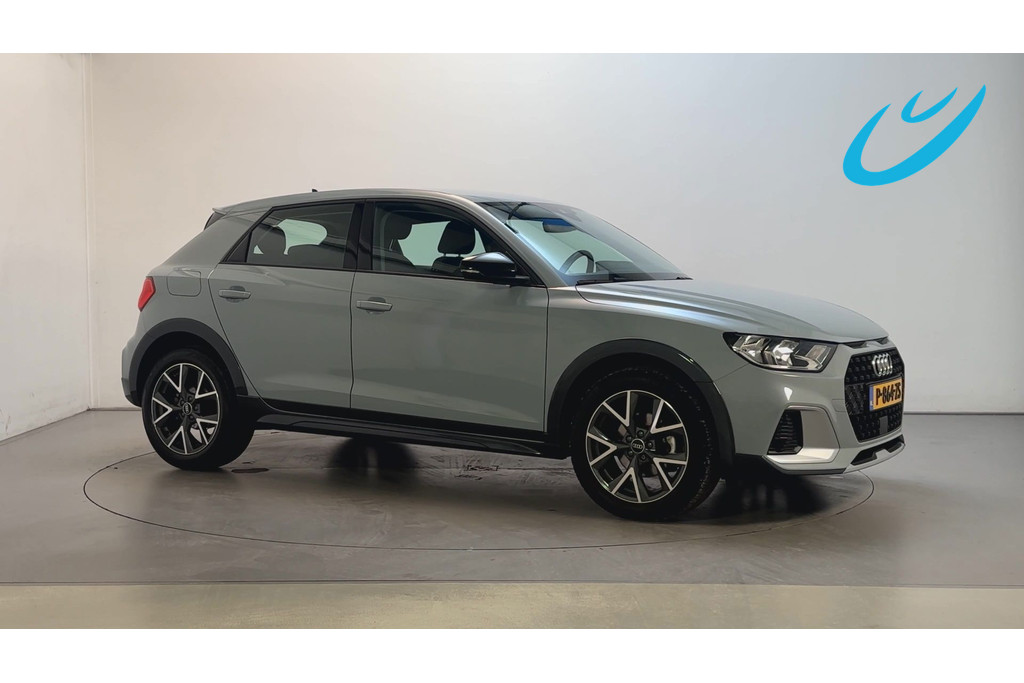 Audi A1 citycarver 30 TFSI 110pk S-Tronic Advanced Edition Stoelverwarming Parkeersensoren App-Connect
