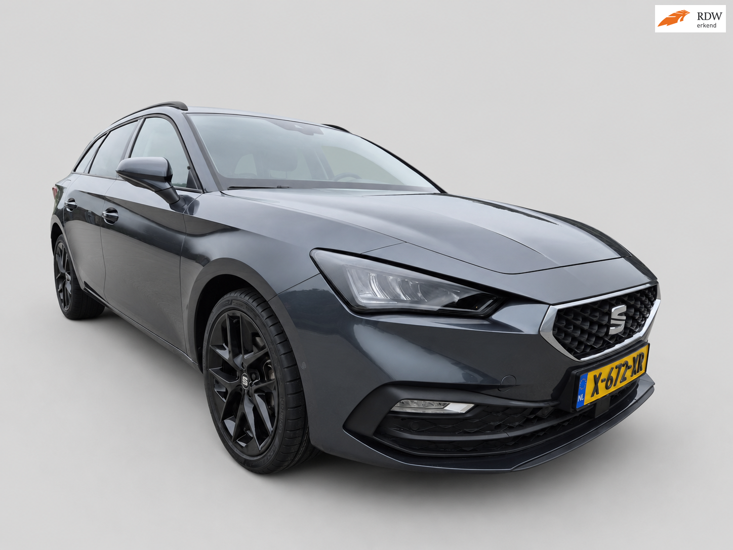 Seat Leon Sportstourer 1.0 eTSI Style Business Intense - Digitaal dashboard - Navi - Camera - CarPlay - Cruise