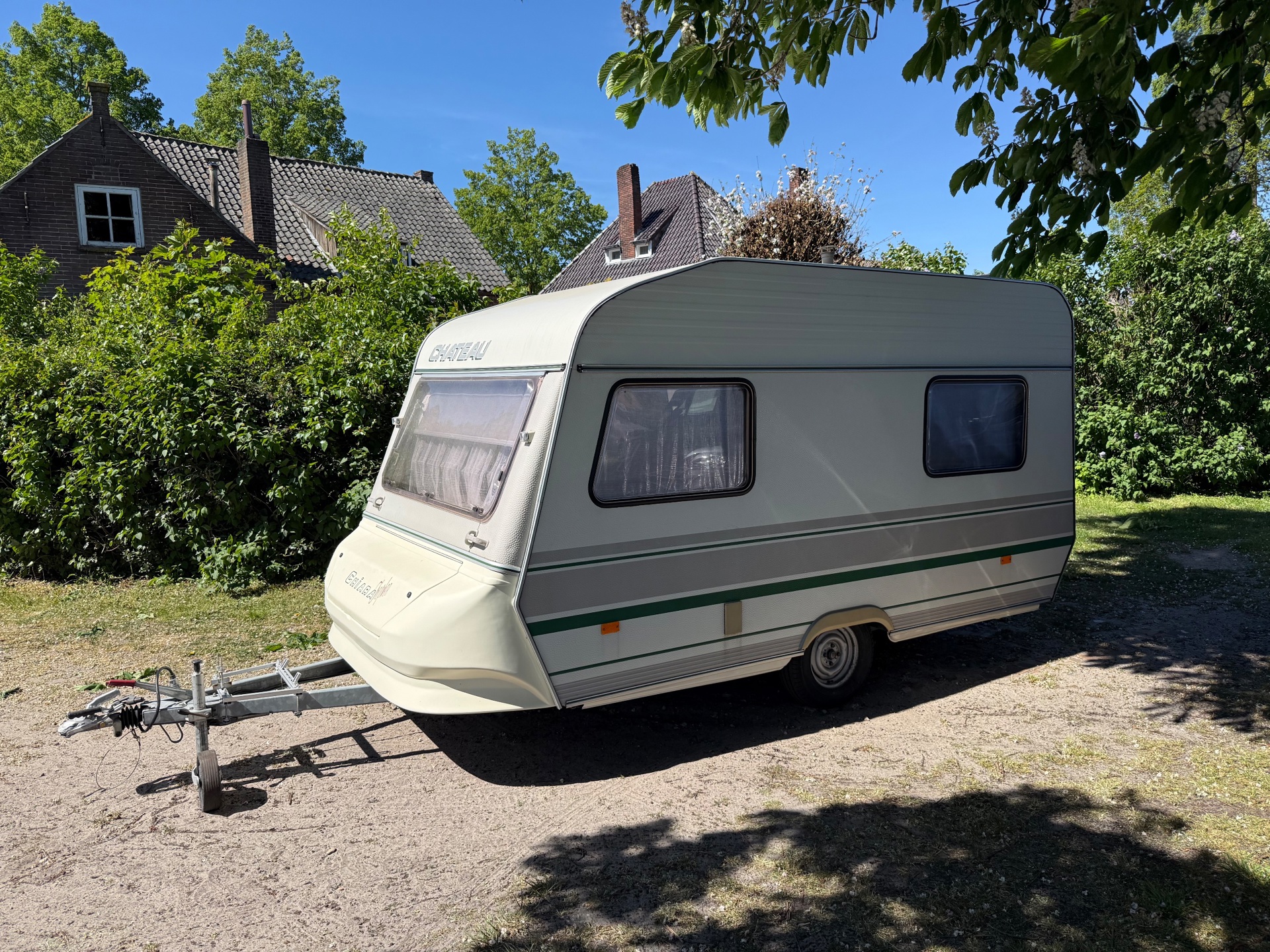 Chateau 380 EERSTE EIGENAAR AANTOONBAAR 4 PERSOONS WC VOORTENT LUIFEL COMPLEET INGERICHT