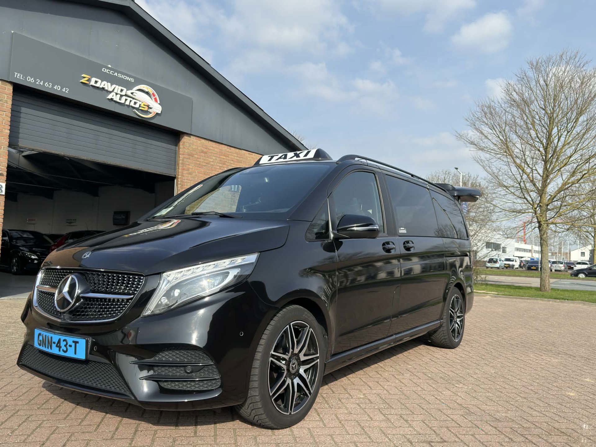 Mercedes-Benz V-Klasse 300d Lang Avantgarde 7P