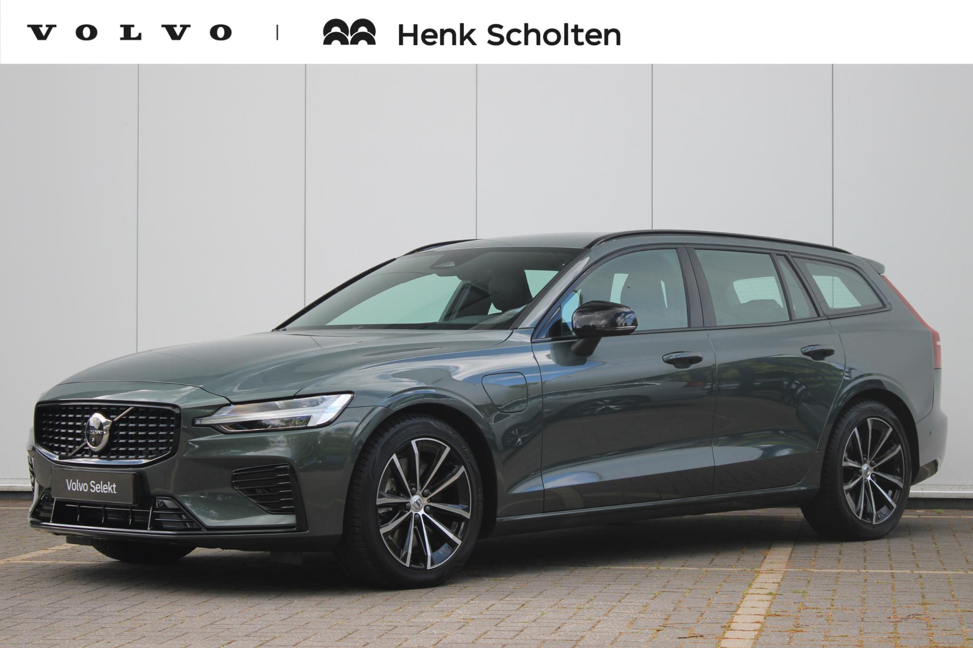 Volvo V60 T8 Plug-in hybrid AWD Plus Dark