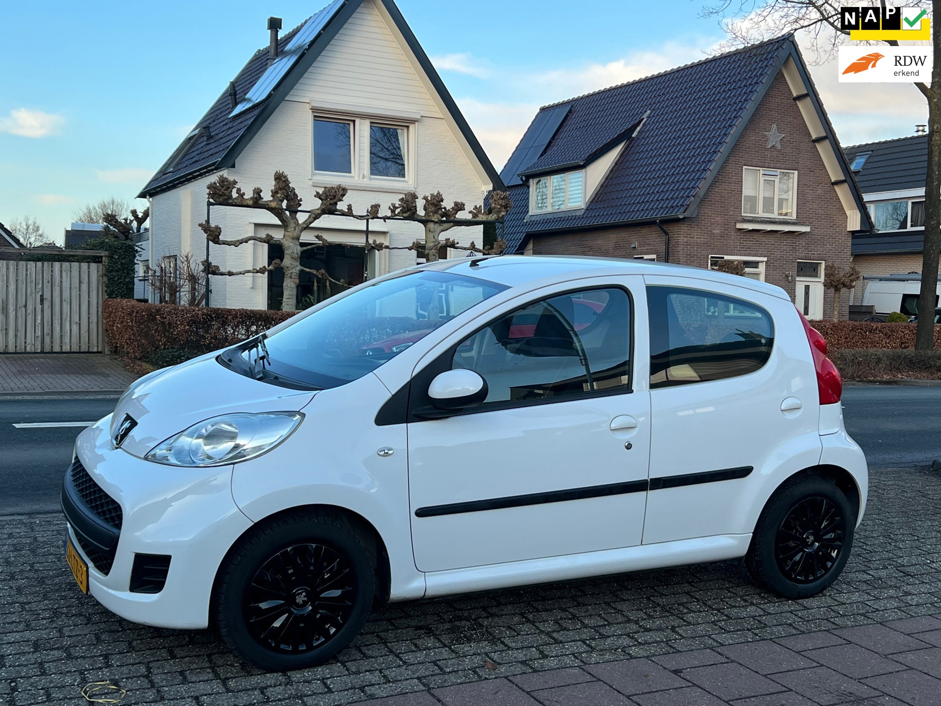 Peugeot 107 1.0-12V XS 109.000 km NL-AUTO-NAP APK T/M 3-2027!!