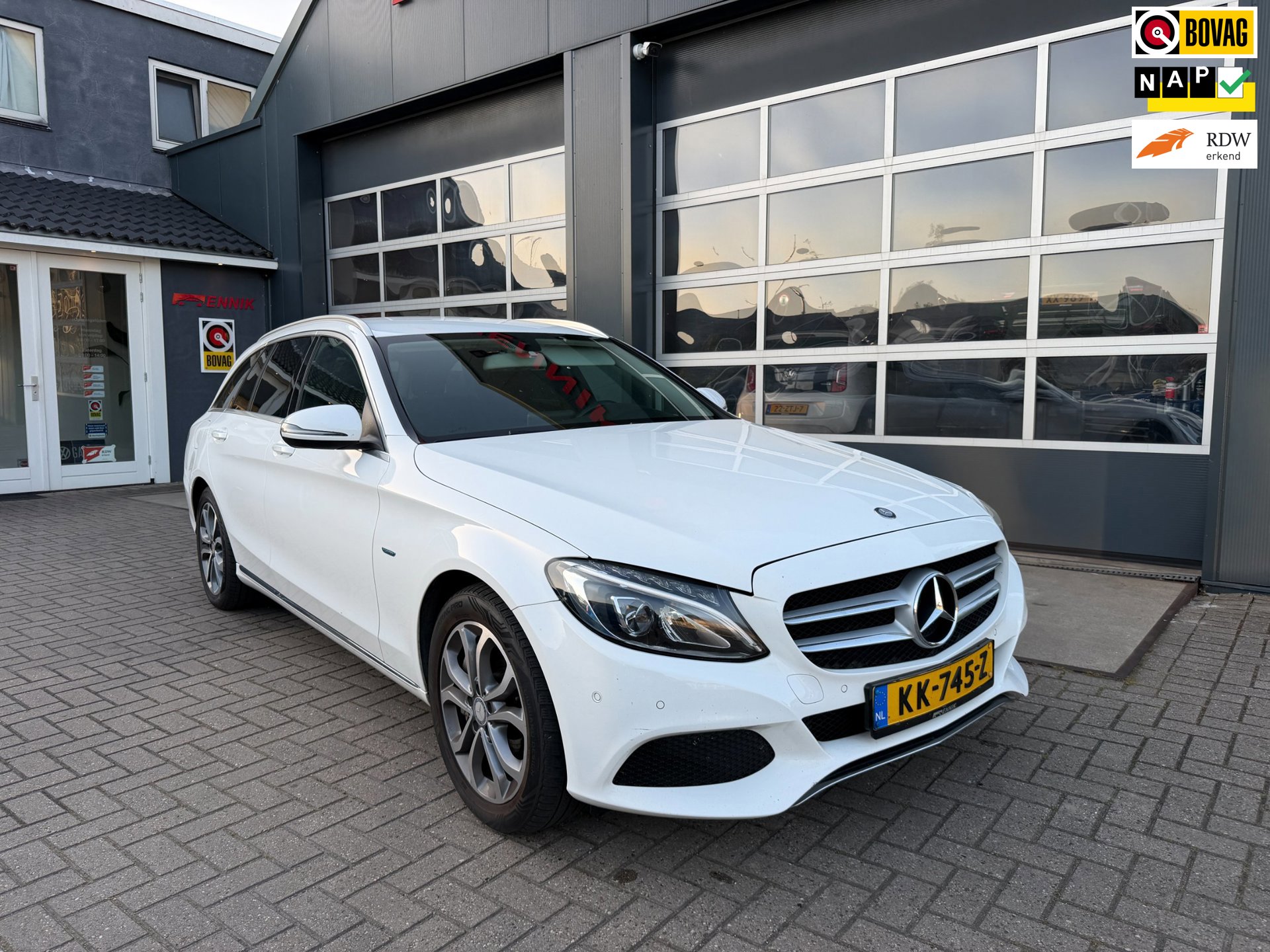 Mercedes-Benz C-klasse Estate 350 e Lease Edition / Luchtvering / Led / Dealer onderhoud