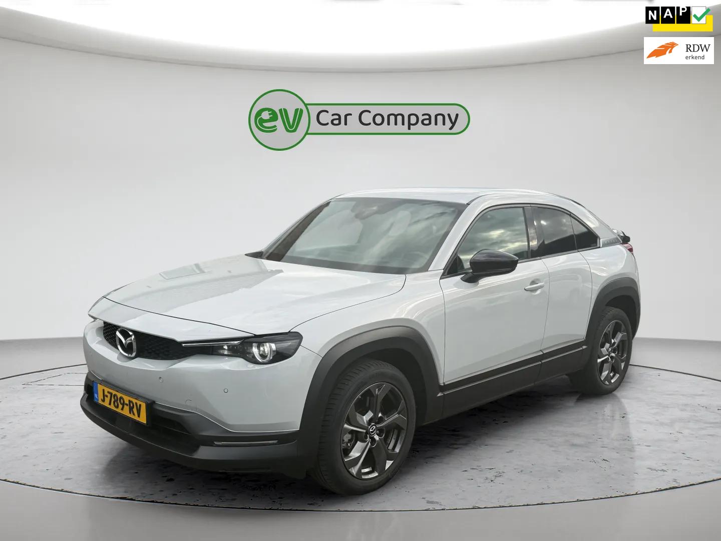 Mazda MX-30 E-SkyActiv 145 First Edition 36 kWh | SOH 93% | Headup | Elektrische stoelen | CarPlay | Adapt. Cruise | Dodehoekdet