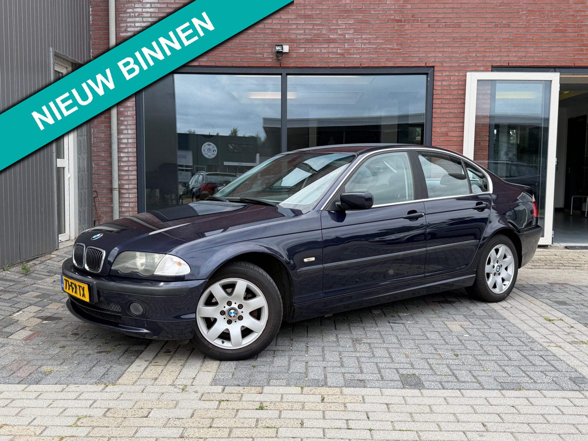 BMW 3-serie 318i Executive | Roest Vrij | Cruise | Airco | PDC |