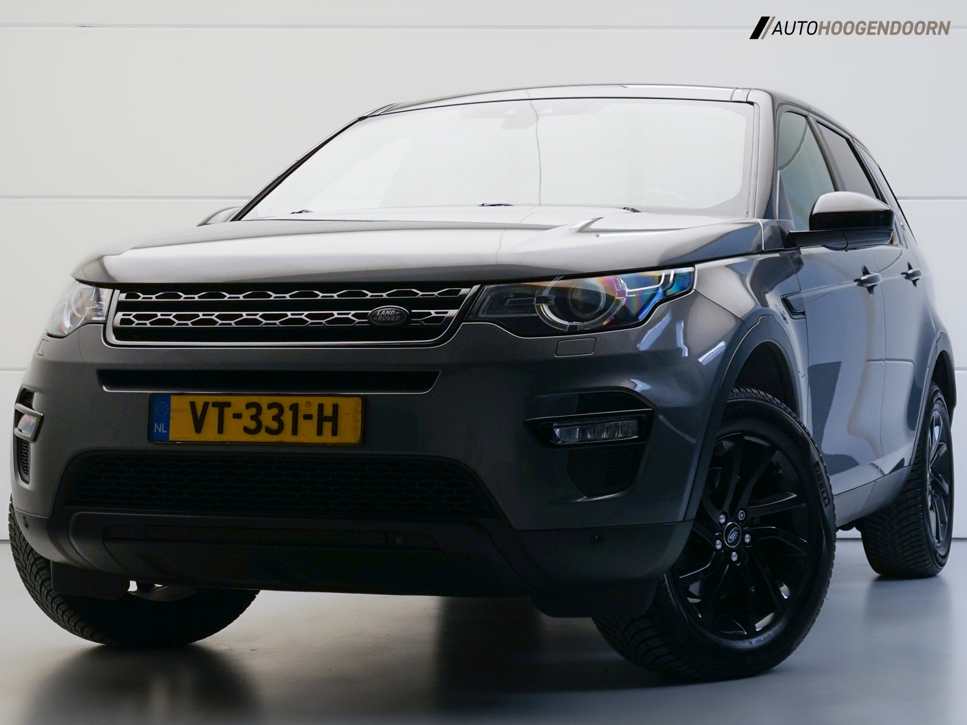 Land Rover Discovery Sport 2.0 TD4 HSE Luxury Grijs Kenteken (PANORAMADAK,TREKHAAK,STOELVERWARMING,PARKEERSENSOREN,TOPCONDITIE)