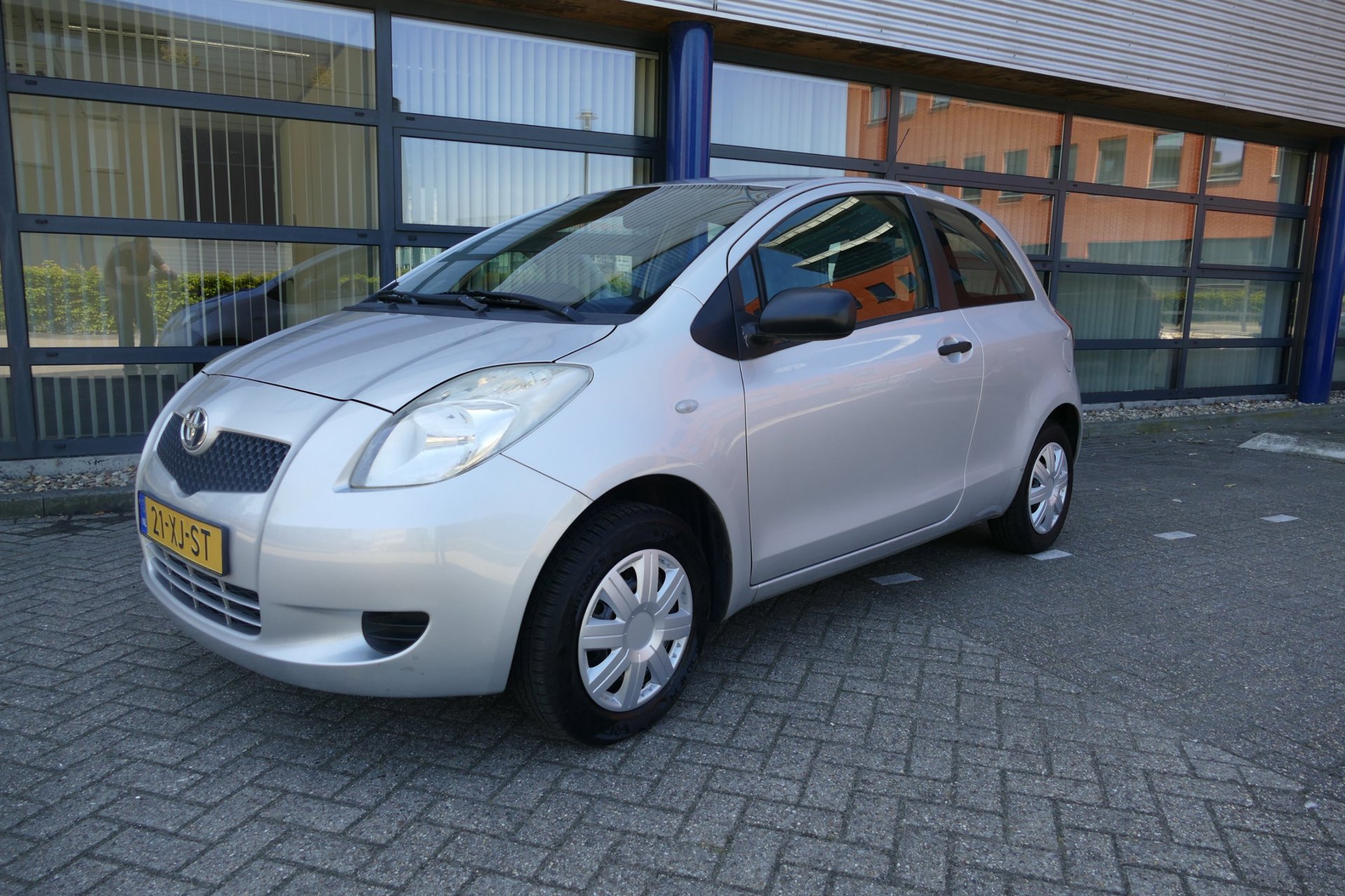 Toyota Yaris 1.0 VVTi Nieuwe Apk 20-06-2027 Stuurbekrachtiging