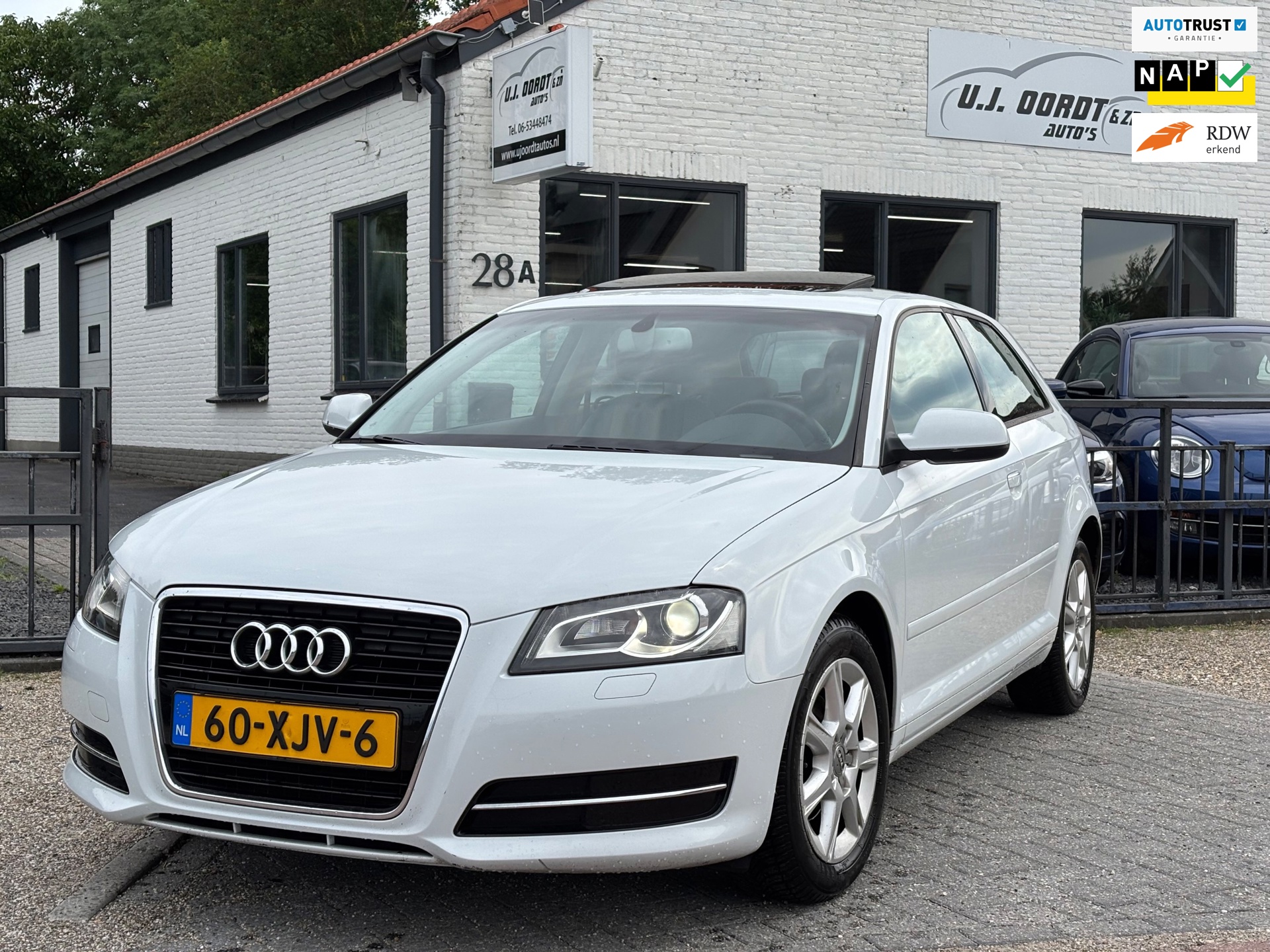 Audi A3 1.2 TFSI Ambiente Advance AUT/schuifdak/navi!