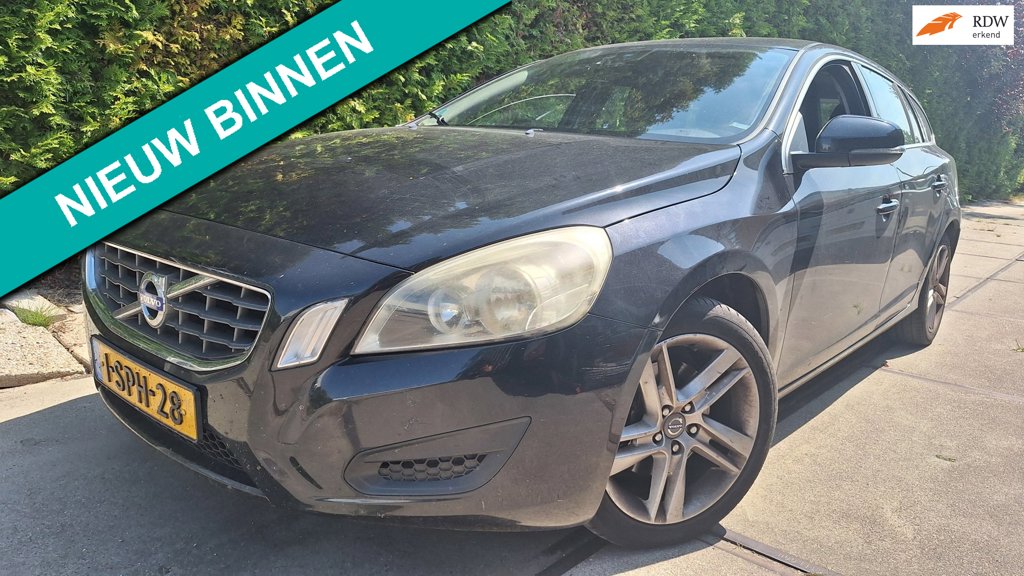 Volvo V60 2.0 D3 R-Design