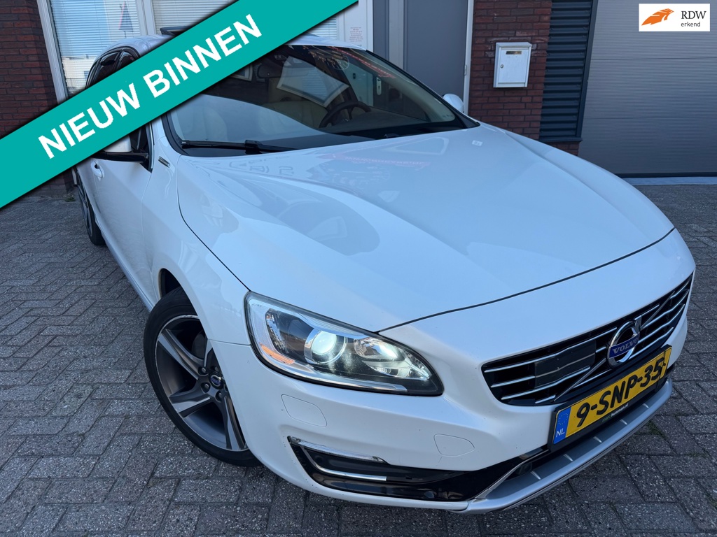 Volvo V60 2.4 D6 AWD Plug-In Hybrid Summum / Pano / Leder / Memory / Navi / PDC
