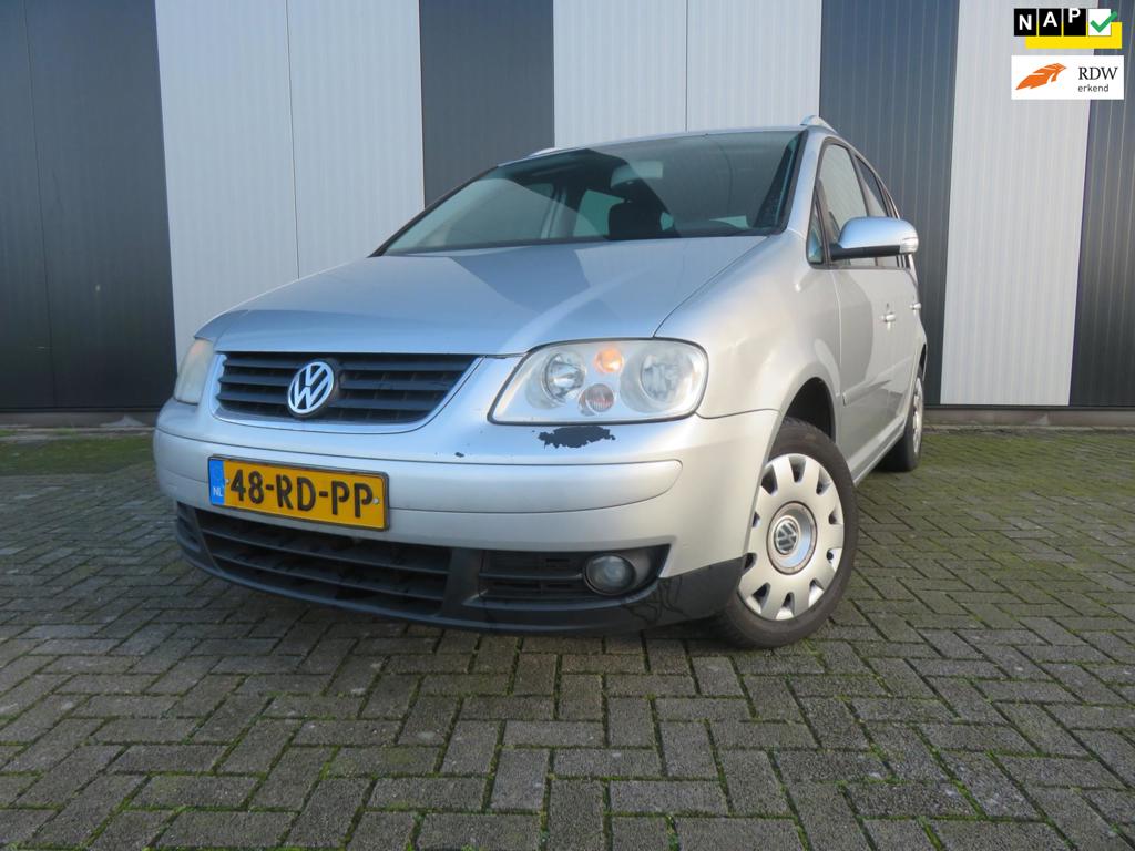 Volkswagen Touran 2.0-16V FSI Highline