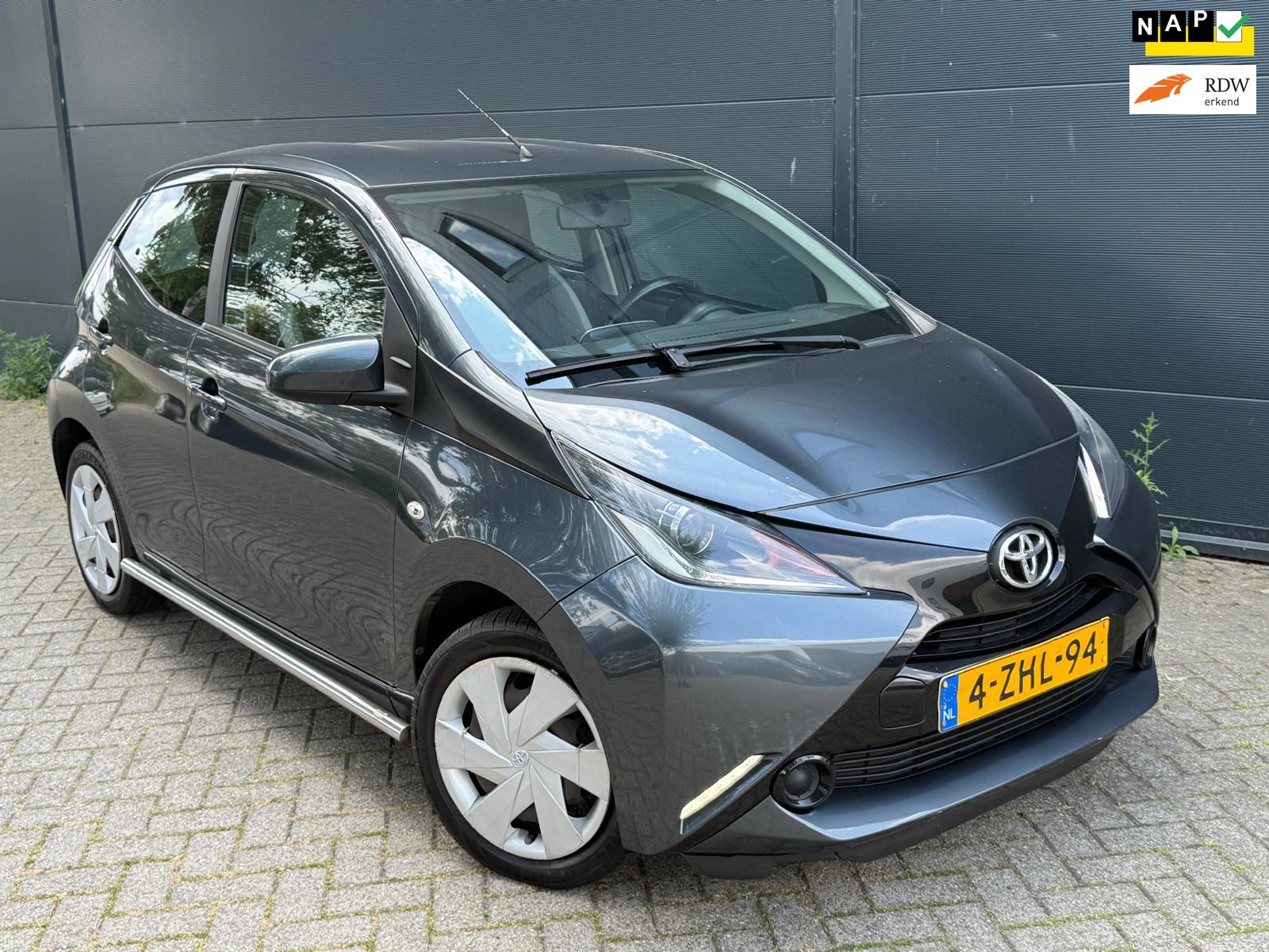 Toyota Aygo 1.0 VVT-i x-play/5D/bleutooth/Cruise