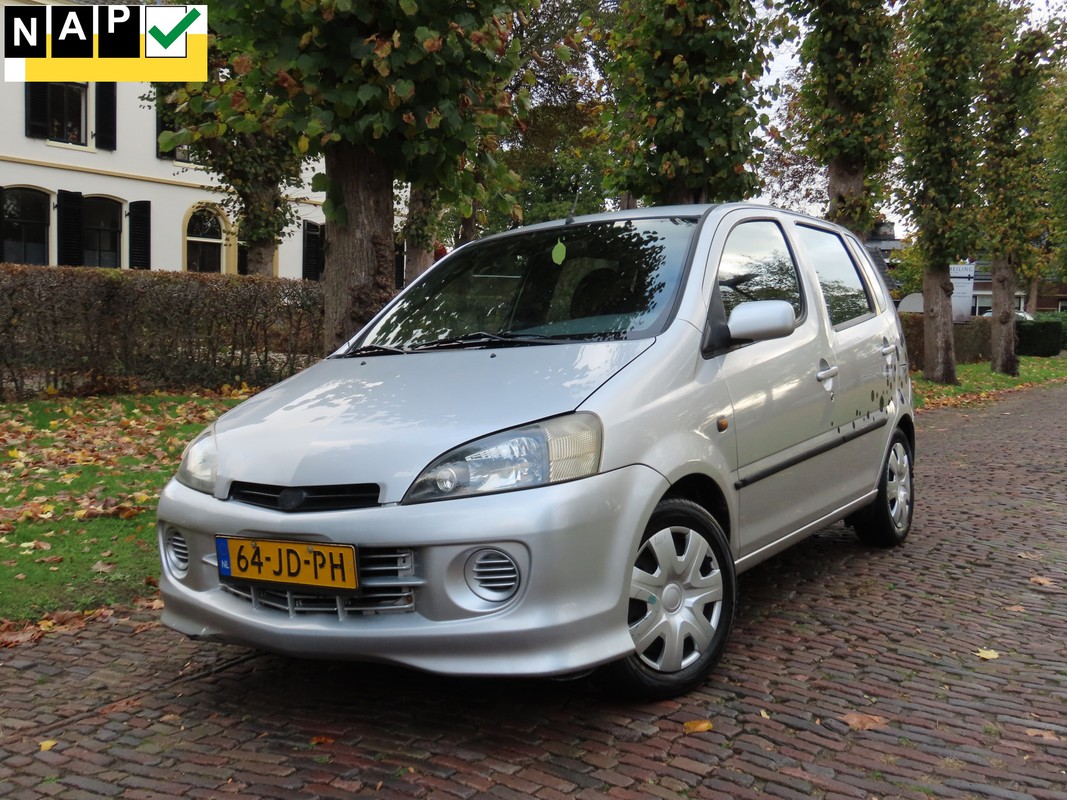 Daihatsu Young RV