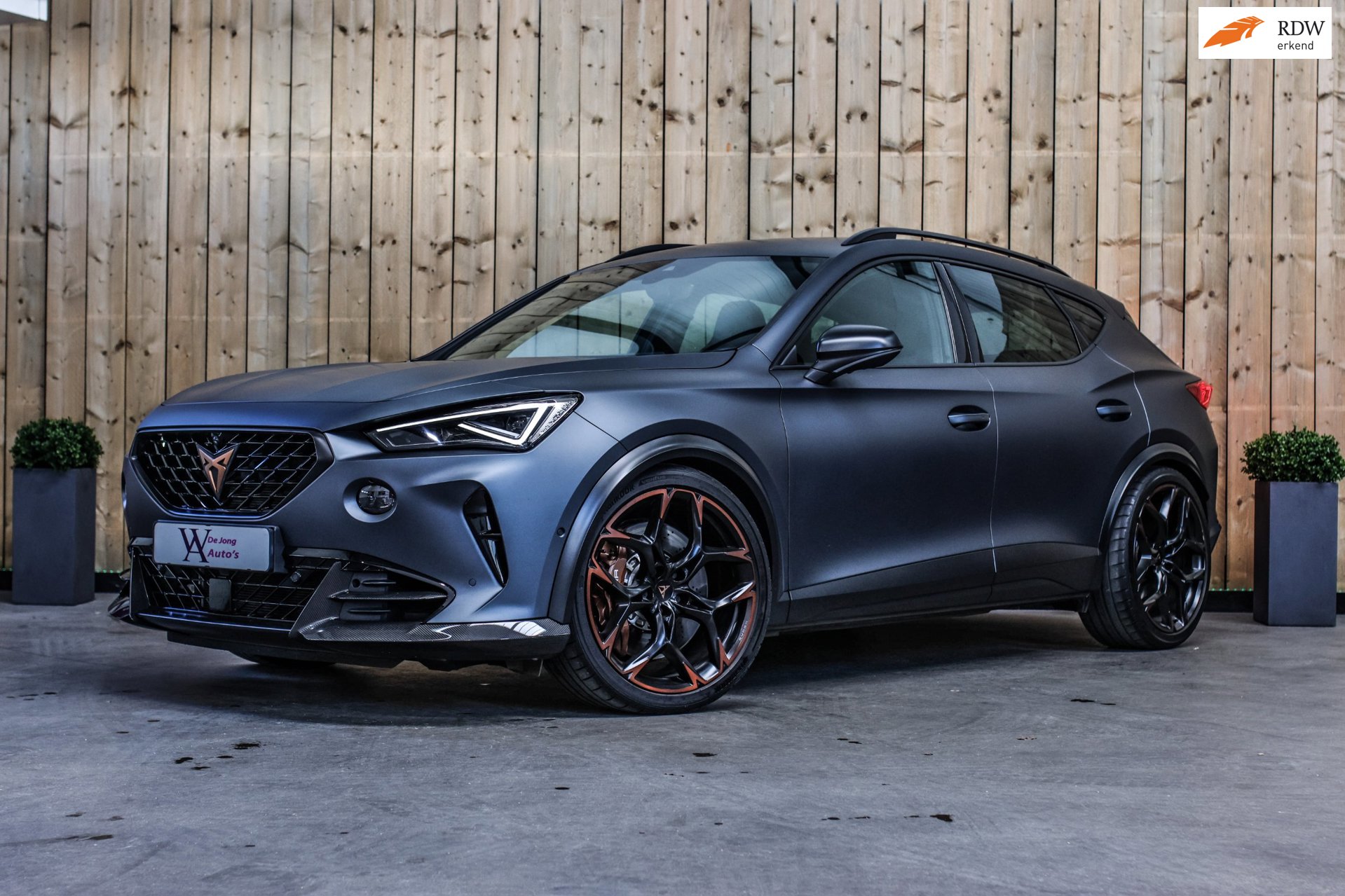 Cupra Formentor VZ5 2.5 TSI *Schaalstoelen*Carbon*360 Camera*Beats*Uniek!*