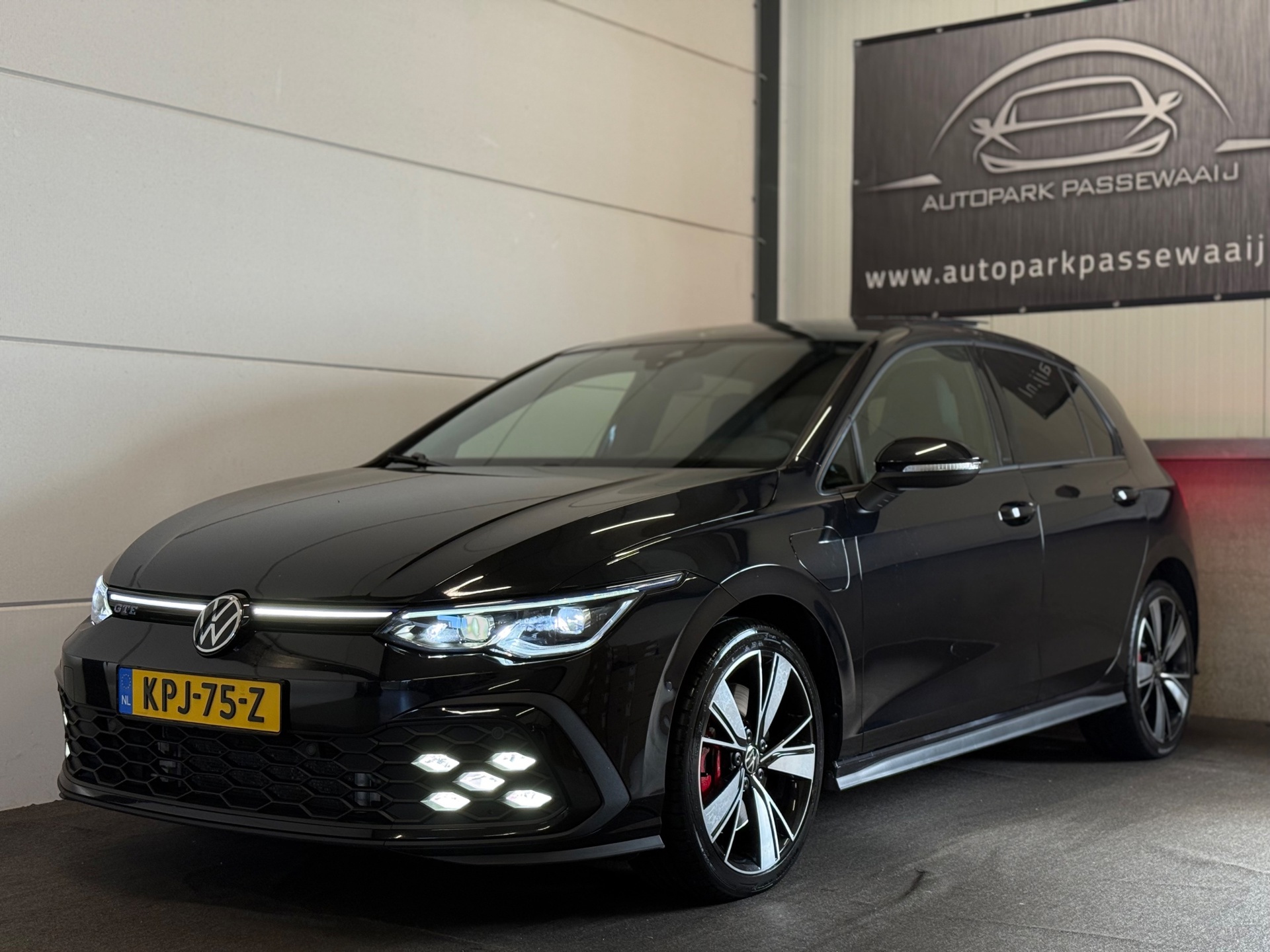 Volkswagen Golf 1.4 eHybrid GTE Pano, ACC, Sfeerverlichting, Elek Stoel, Achteruitrijcamera, Mistlampen, Stoelverkoeling, Airco