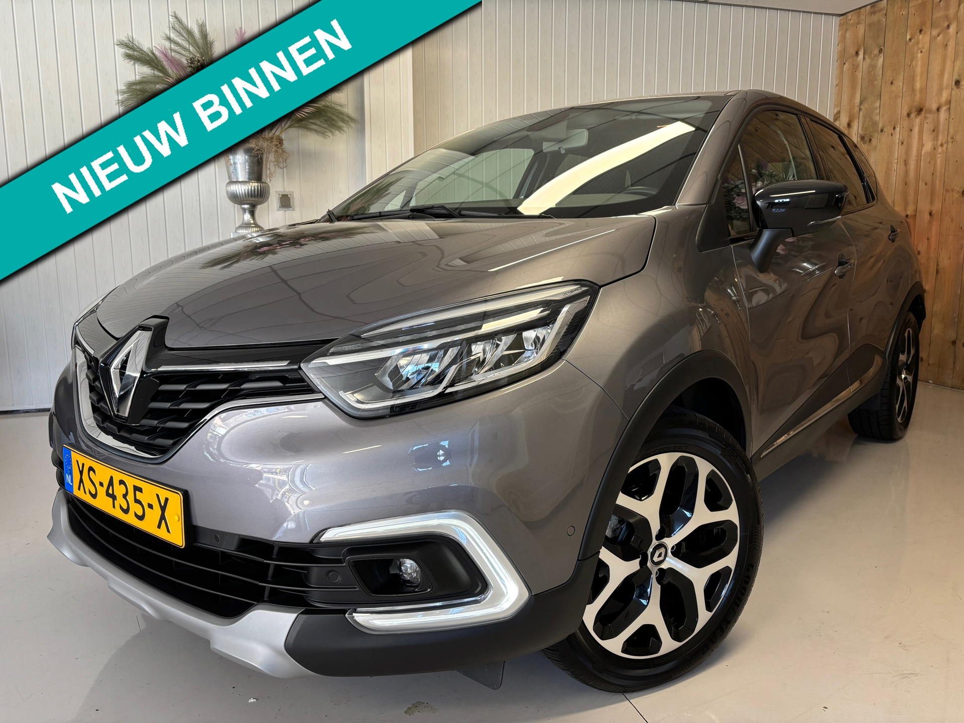 Renault Captur 1.3 TCe, NAVIGATIE, 14000 KM, NAP, AUTOMAAT, PARKEERSENSOREN VOOR EN ACHTER, ETC...