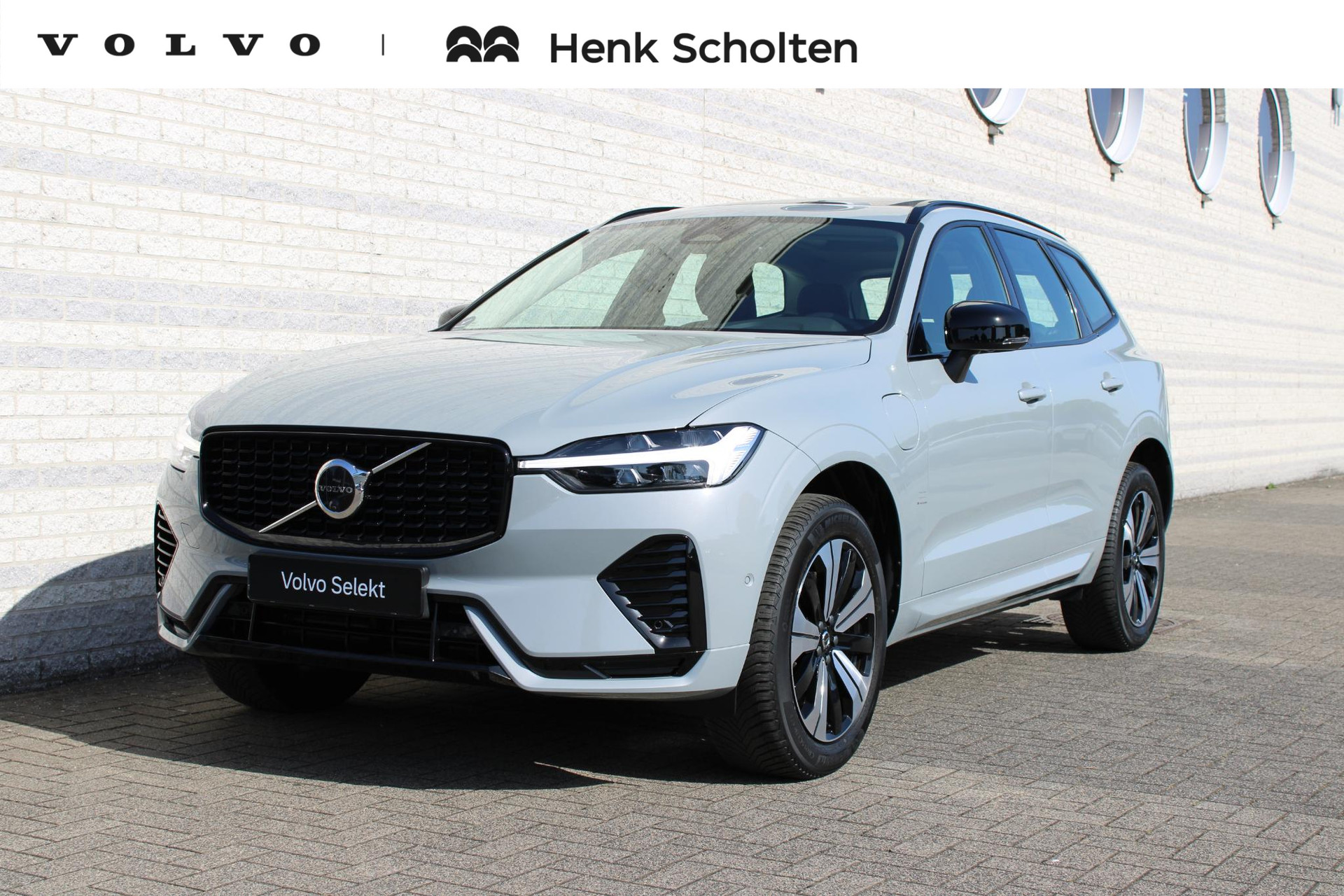 Volvo XC60 2.0 T6 Plug-in hybrid AWD Plus Dark