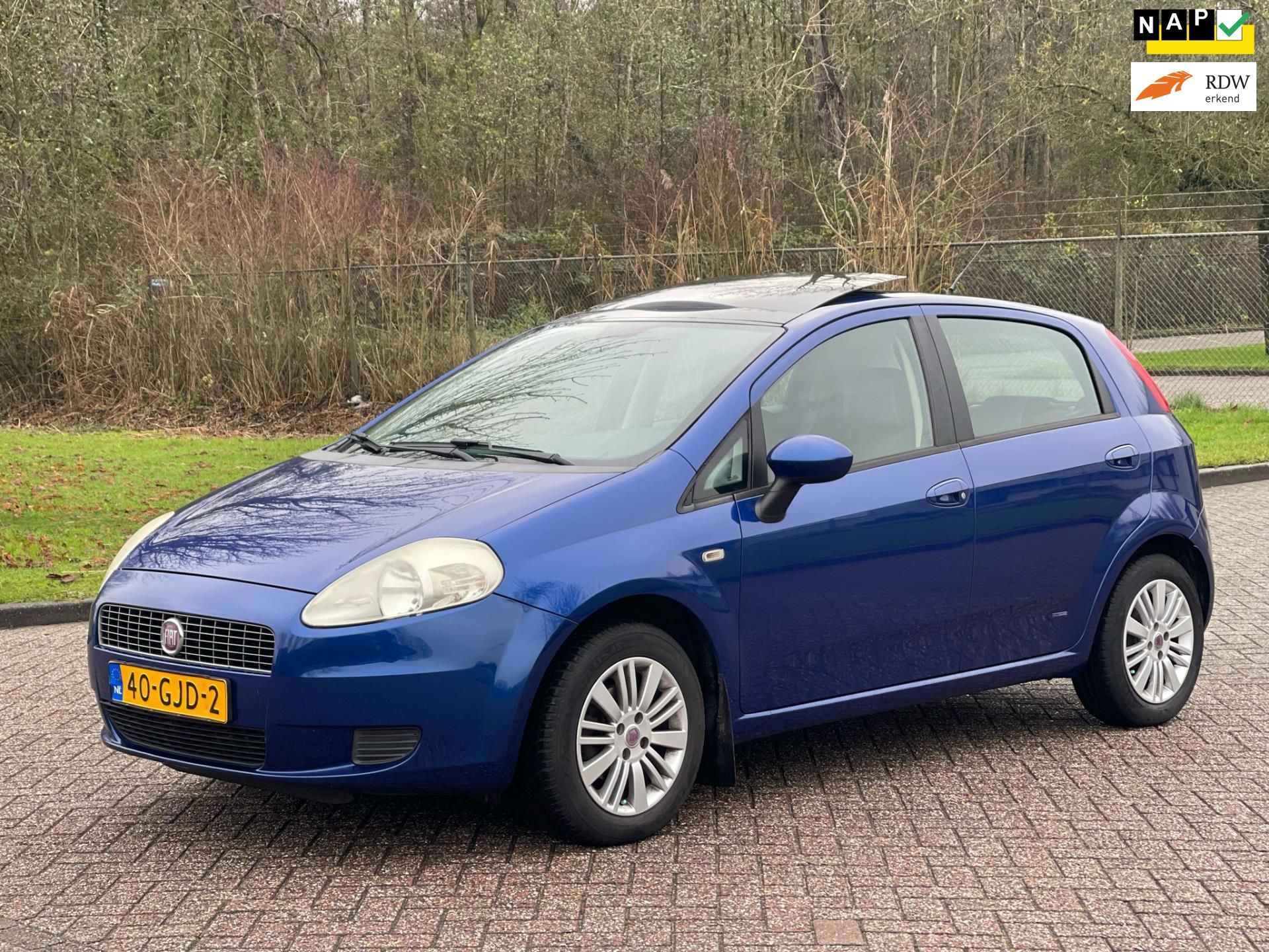 Fiat Grande Punto 1.4 Dynamic/AIRCO/CRUISE/SCHUIFDAK/PANO