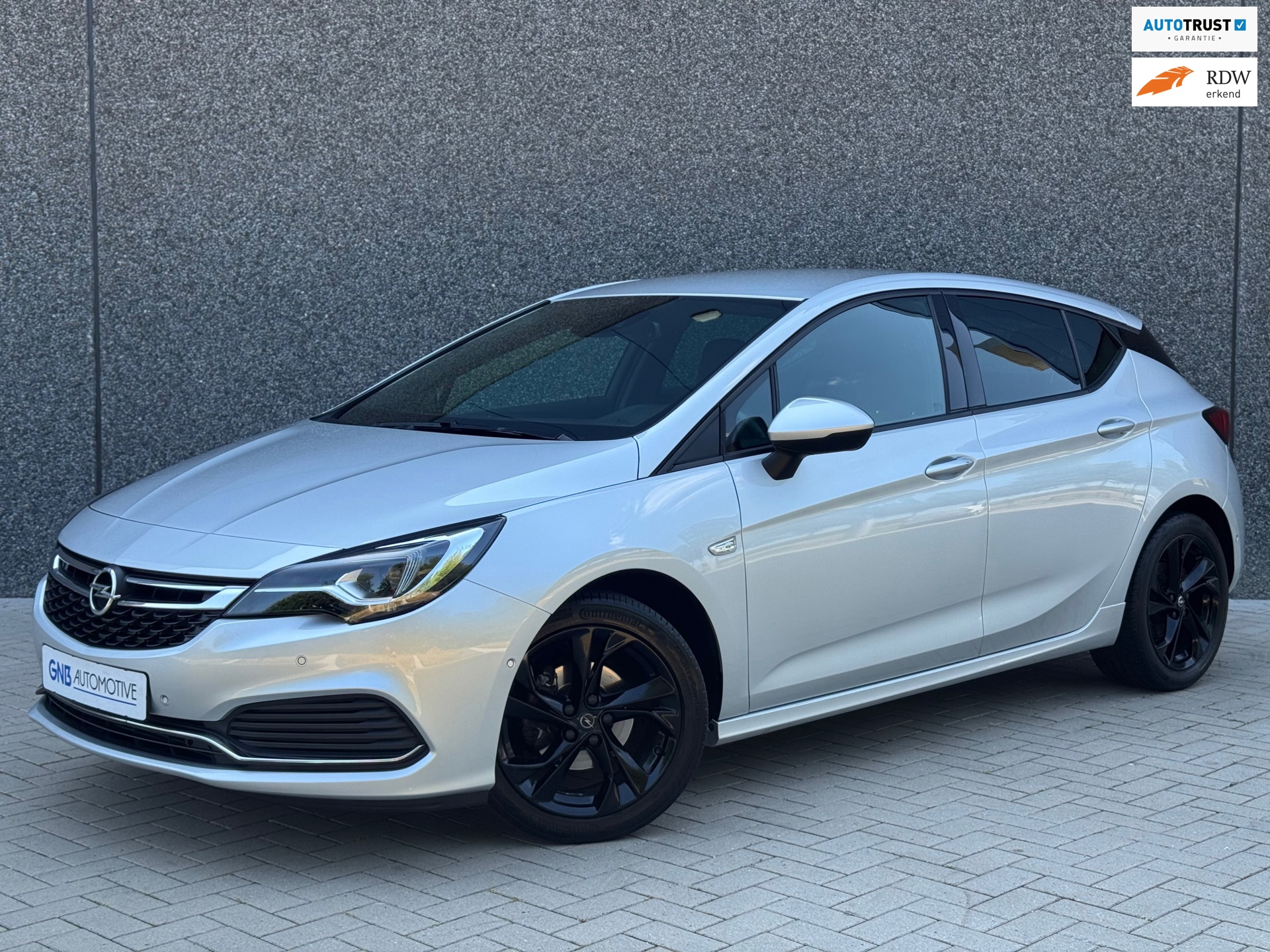 Opel Astra 1.4 Turbo | Carplay | Dodehoek assistent | Trekhaak | Stuurverwarming | Cruise control | DAB | Rijstrook assistent |