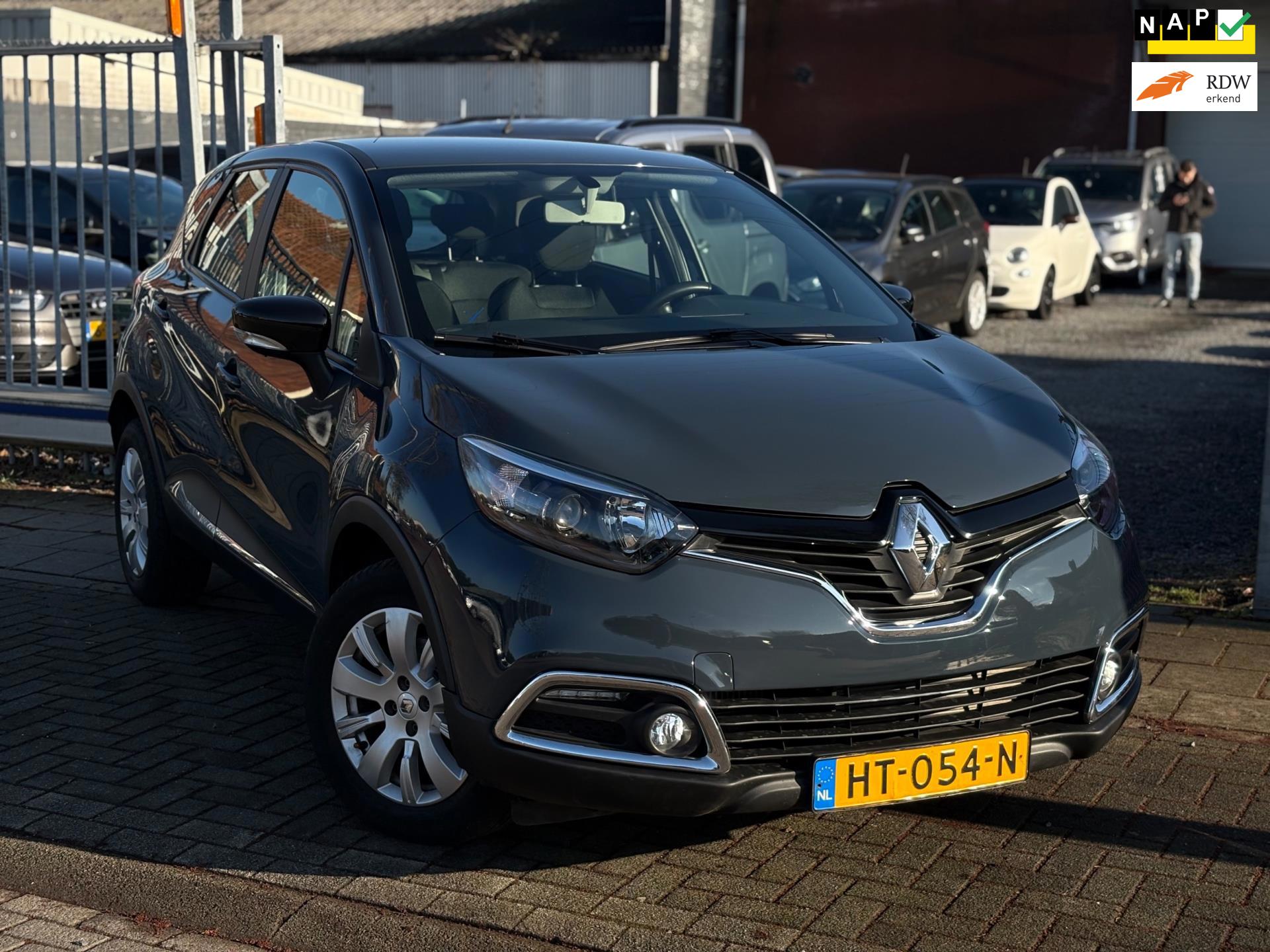 Renault Captur 1.2 TCe Expression | Automaat | 16” LMV | Airco | Cruise control |