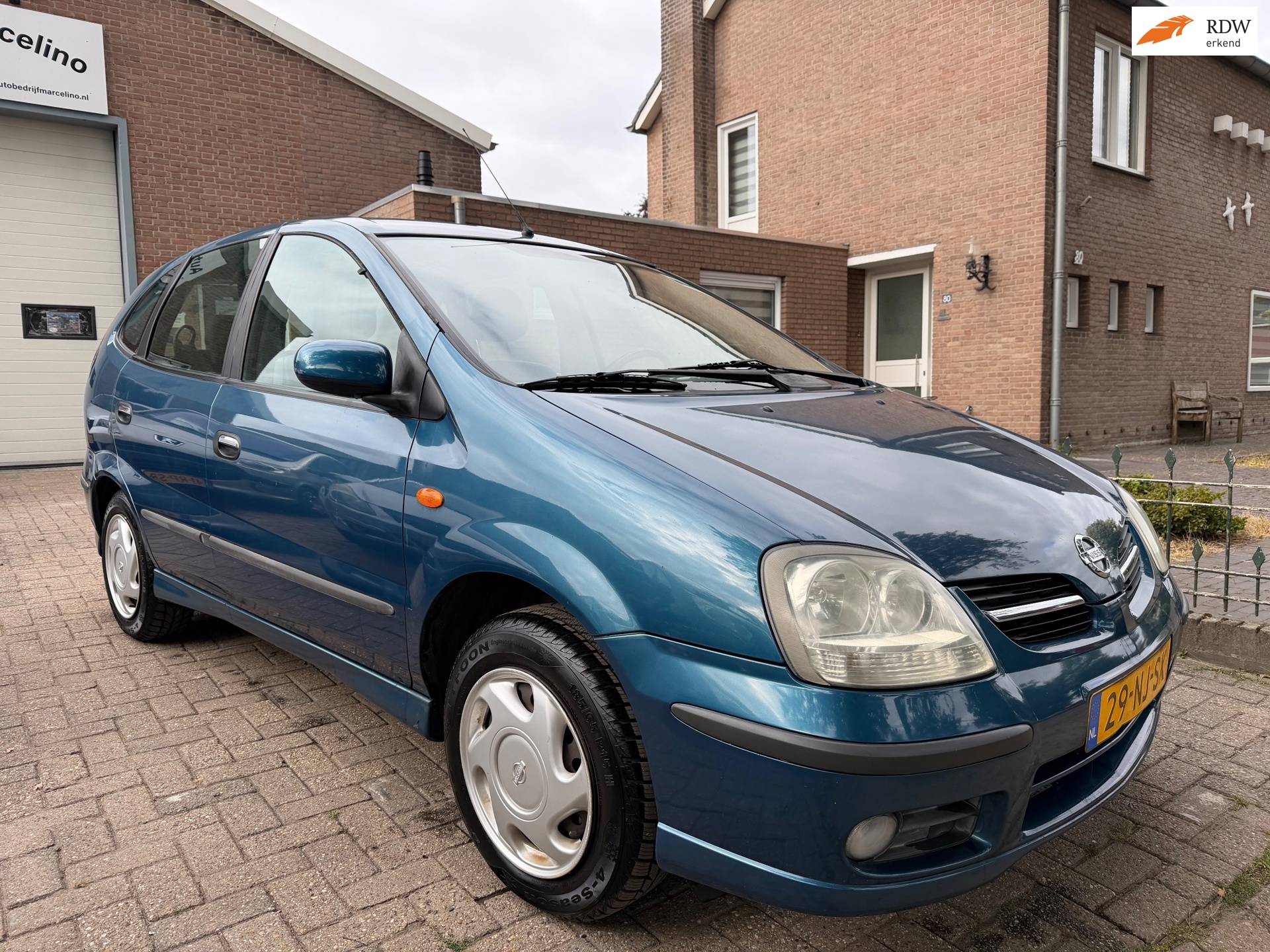 Nissan Almera Tino 1.8