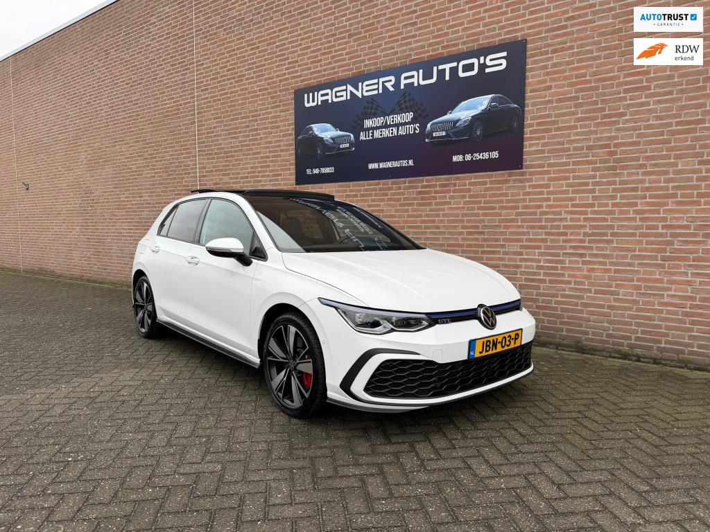 Volkswagen Golf 1.4 eHybrid GTE Keyless Pano Rijhulpsystemen Head-UPP Digital-dash Stoel+sturrverwarming Sfeerverlichting