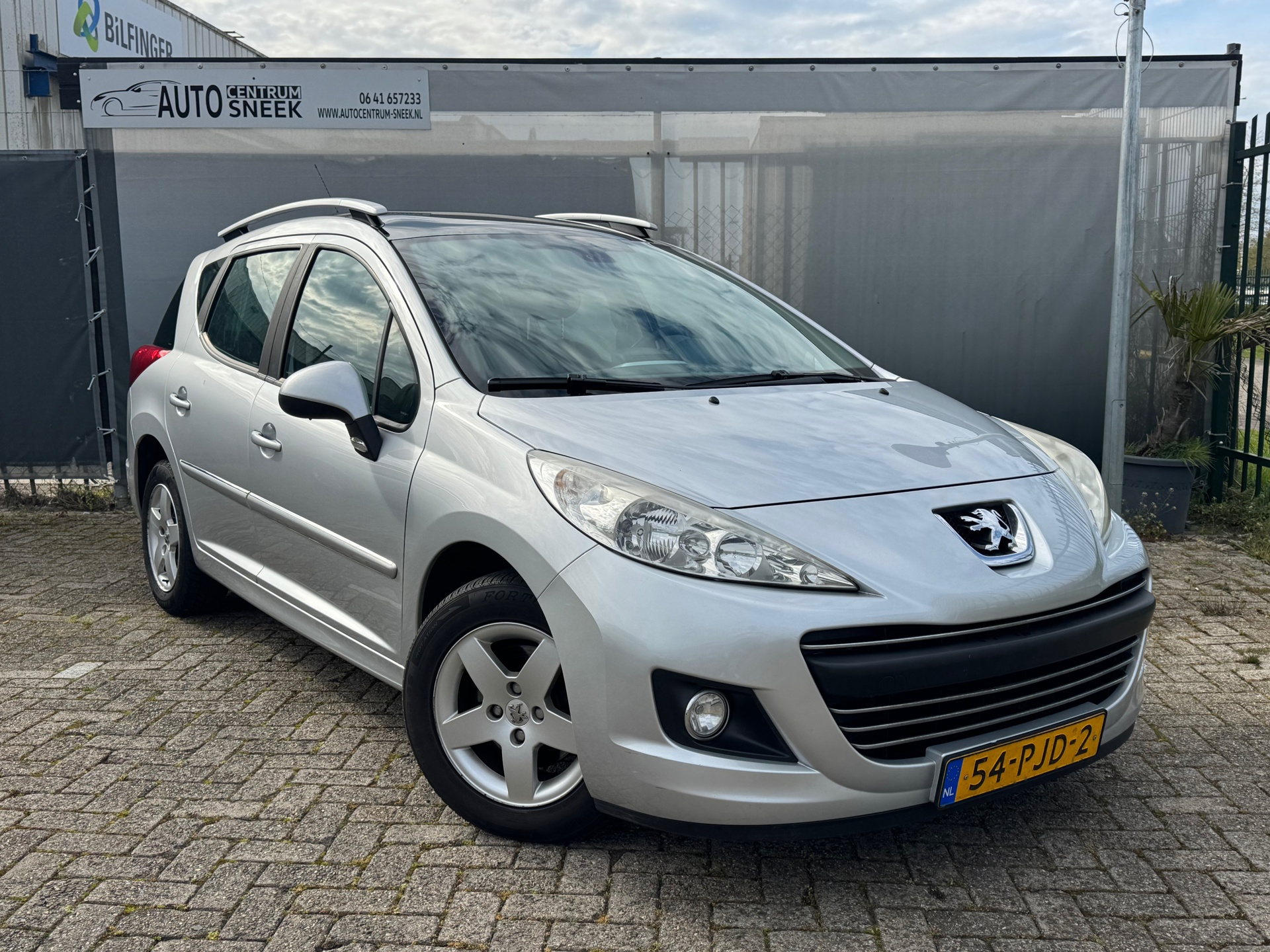 Peugeot 207 SW 1.4 VTi-NWE APK - Clima - Cruise - Pano - Navi