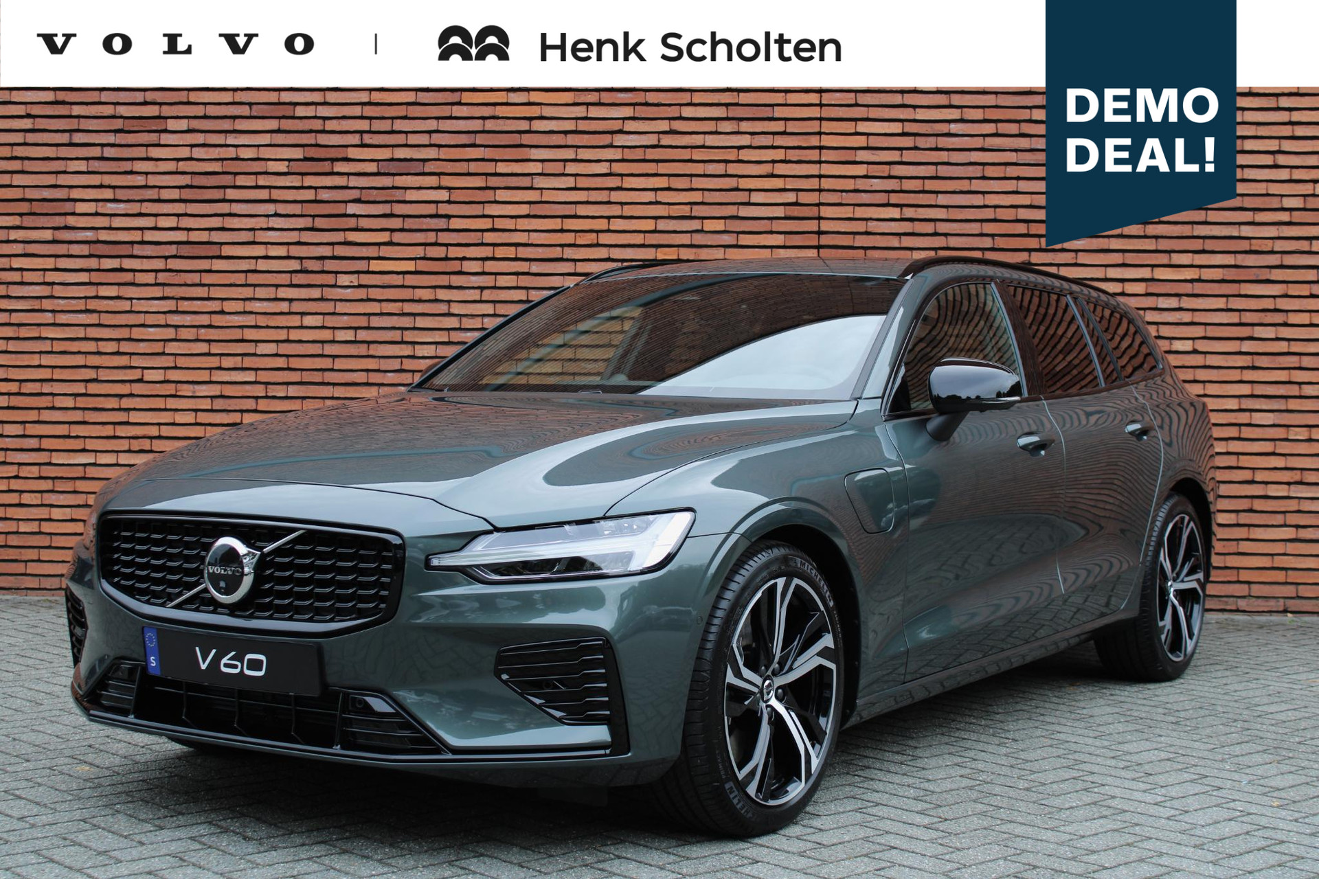 Volvo V60 T6 Plug-in hybrid AWD Plus Dark