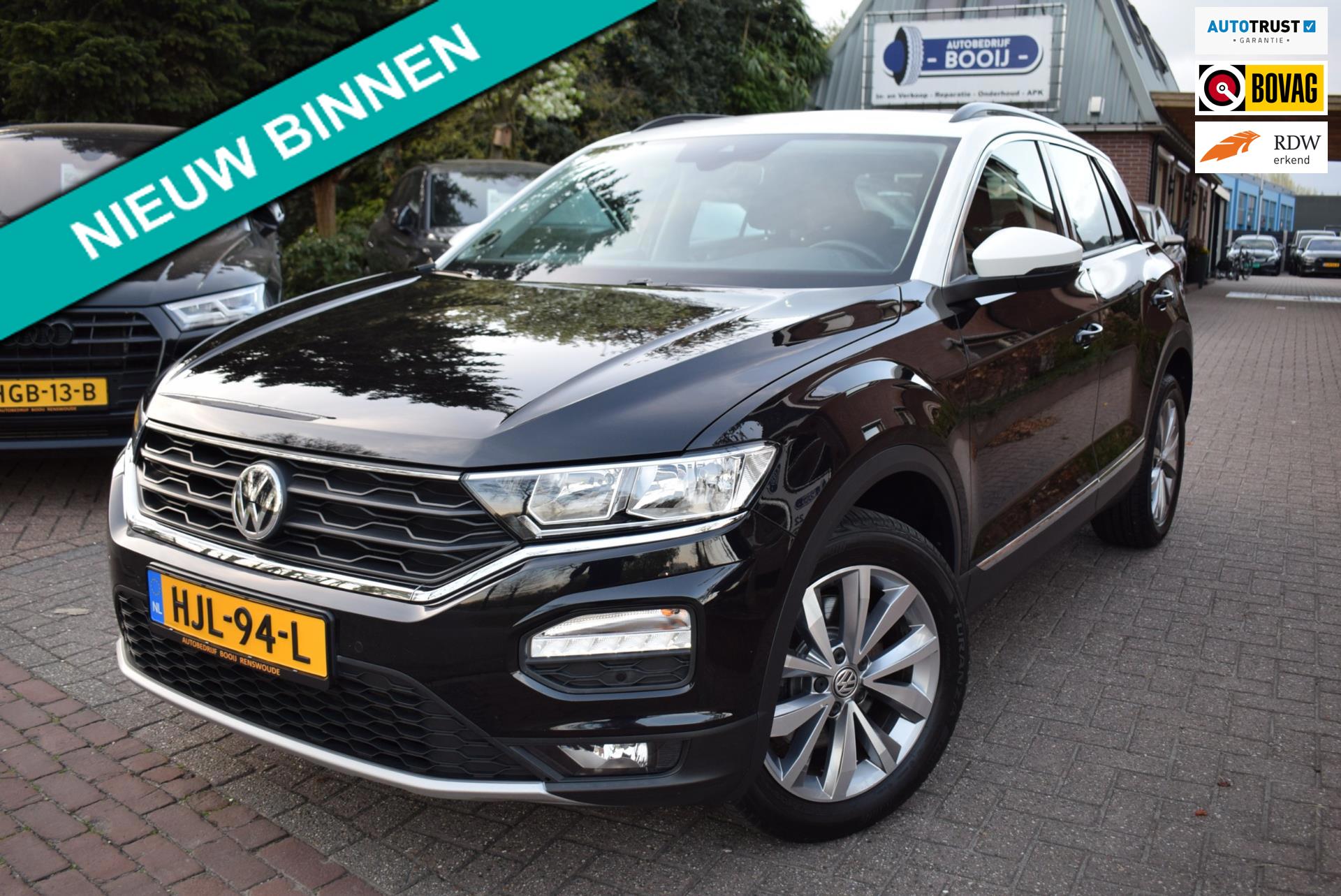 Volkswagen T-ROC 1.5 TSI Sport 150 PK ADAP CRUISE/CARPLAY/CAMERA/AIRCO-ECC/PDC V+A/TREKH/6 BAK/LMW 17 INCH/STOEL+STUUR VERW/USB