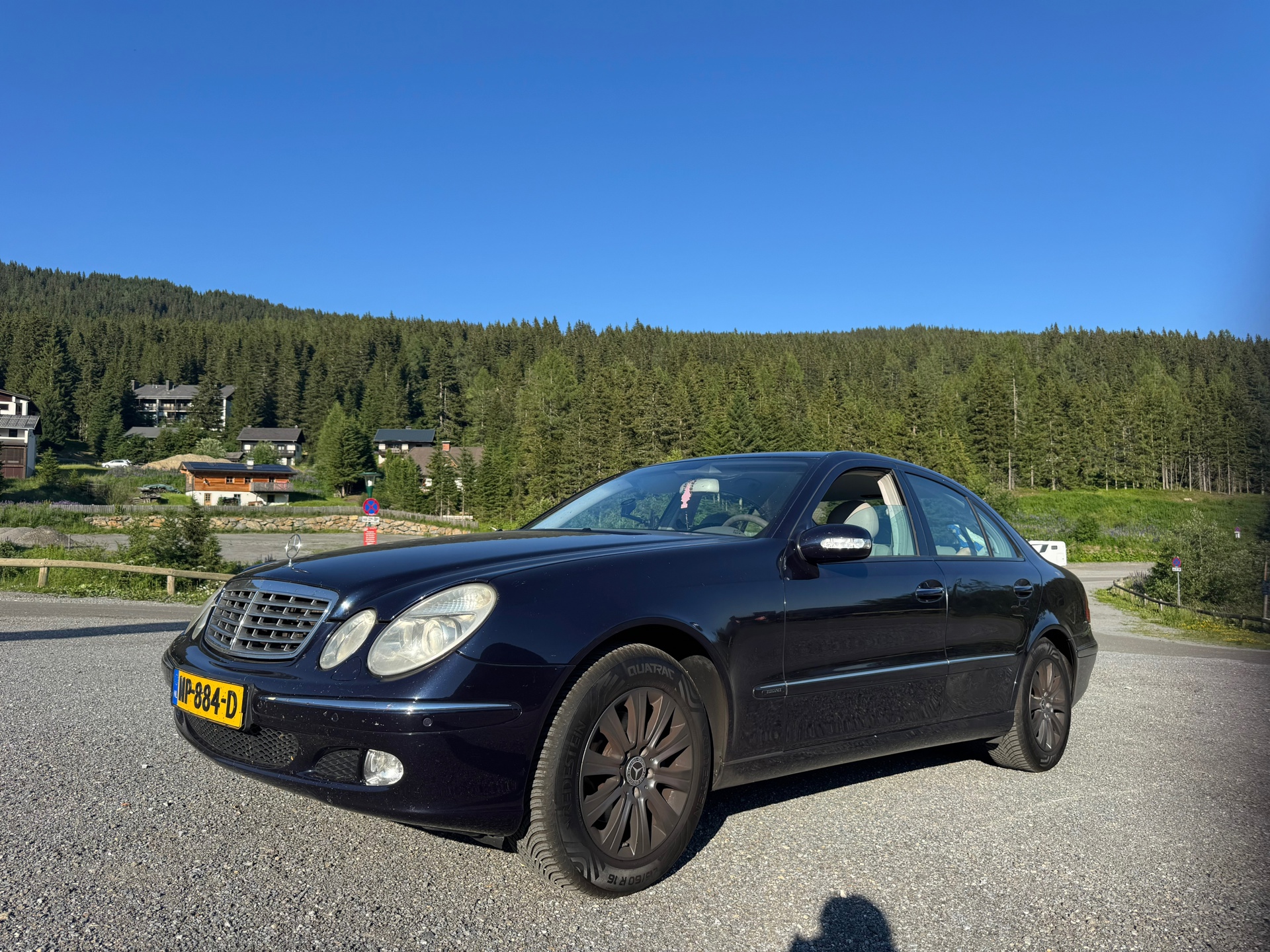 Mercedes-Benz E-klasse 200 K. Classic. Zeer goed onderhouden, rekeningen netjes aanwezig!