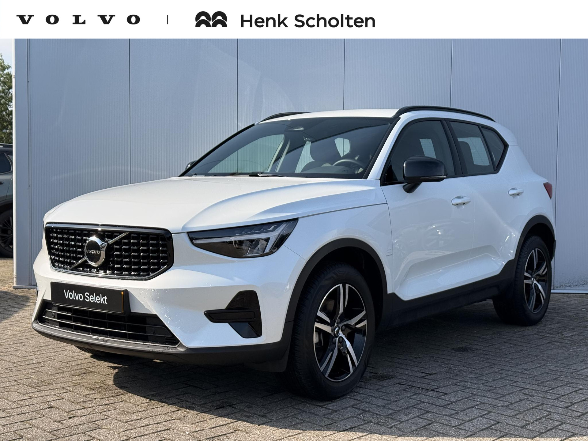 Volvo XC40 2.0 B4 Plus Dark