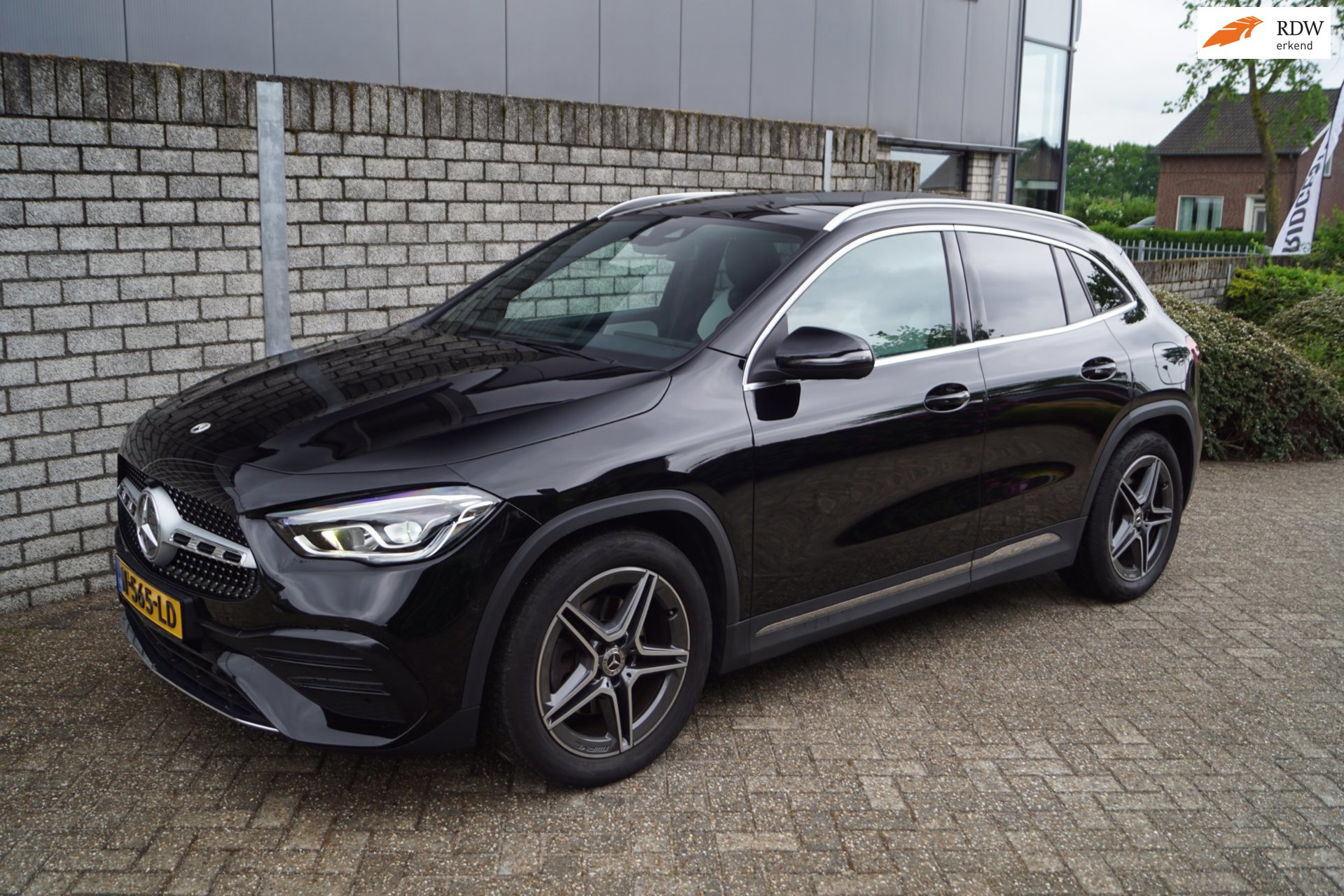 Mercedes-Benz GLA-klasse 250 4MATIC AMG Line Autom Panodak Luxe Leder Navi Camera Clima Apple Carplay Cruise PDC LMV Trekh ENZ