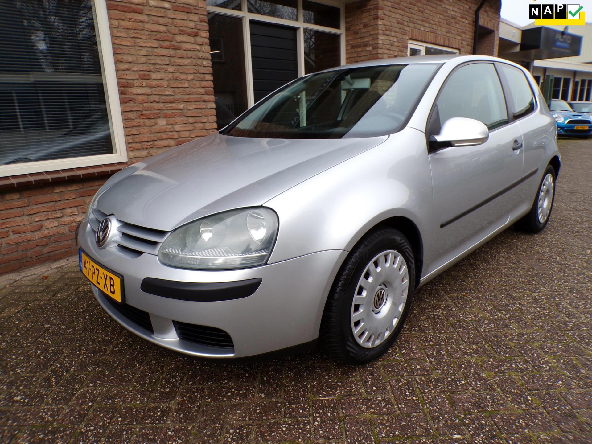 Volkswagen Golf 1.6 FSI Trendline
