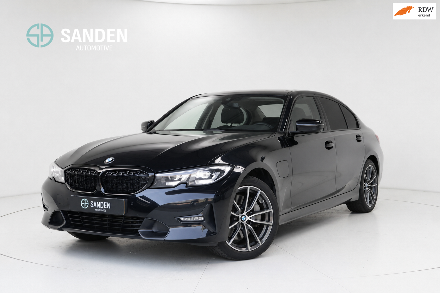 BMW 3-serie 330e High Executive|Sportline|Plug in|Automaat|Led|Navi|Camera|Hifi|Driving Assistant