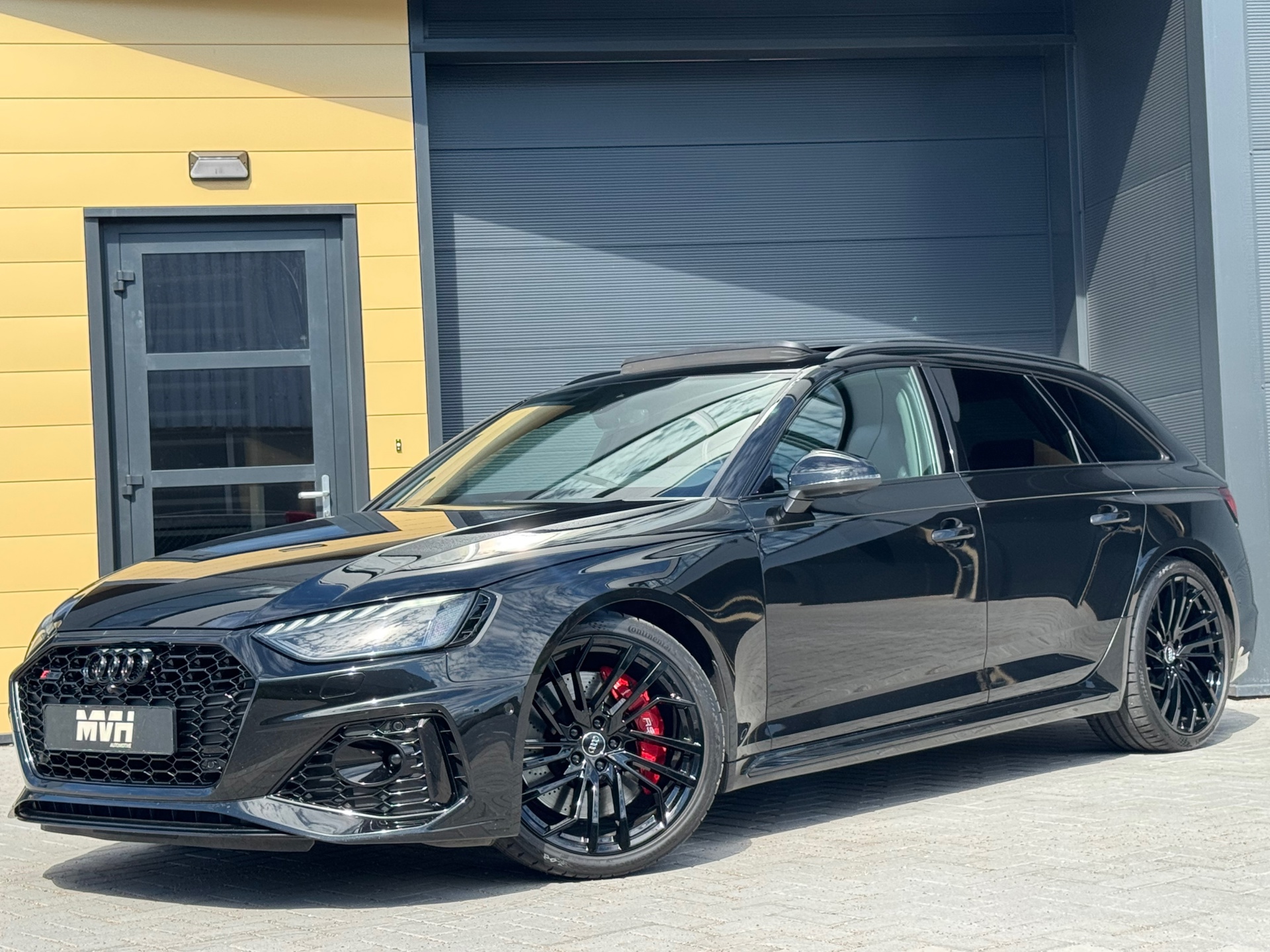 Audi A4 Avant 2.9 TFSI RS4 Quattro - Facelift - RS Seats - Pano - Virtual - 360 Camera - 20'' - B&O - HUD - ACC