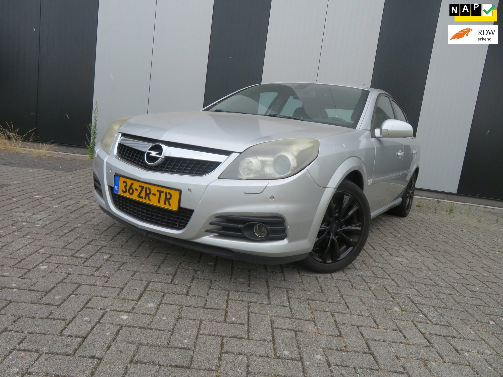 Opel Vectra GTS 1.8-16V Executive