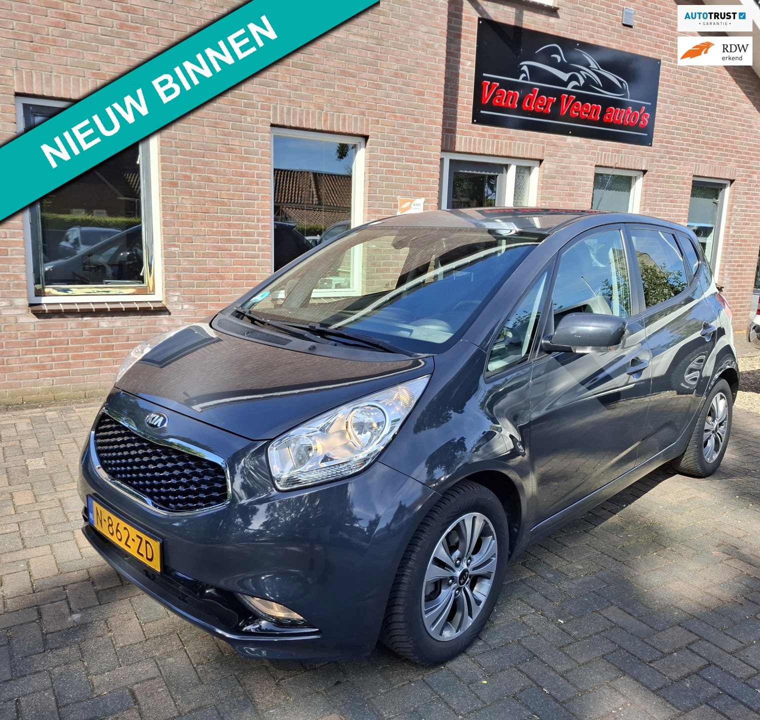 Kia Venga 1.6 CVVT Edition. Luxe uitvoering, o.a. stoelverw, camera, leder, navigatie, cruise, bluetooth, elektrische ramen, etc.