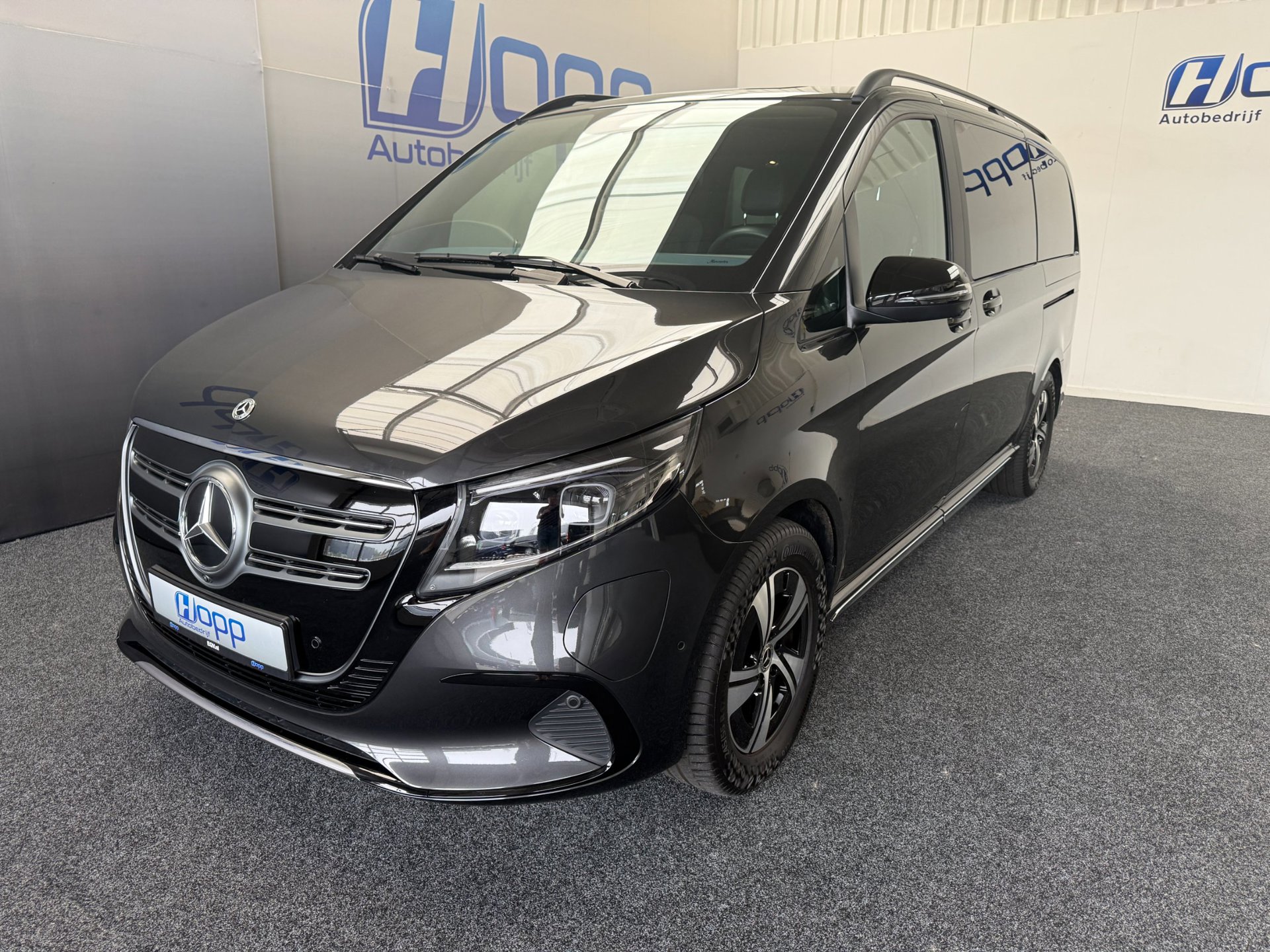 Mercedes-Benz EQV 300 L2 Facelift - 8-pers - AMG - Inter. & Exter. pakket - 360 - Elec. deuren - Vol Opties - Incl. Garantie