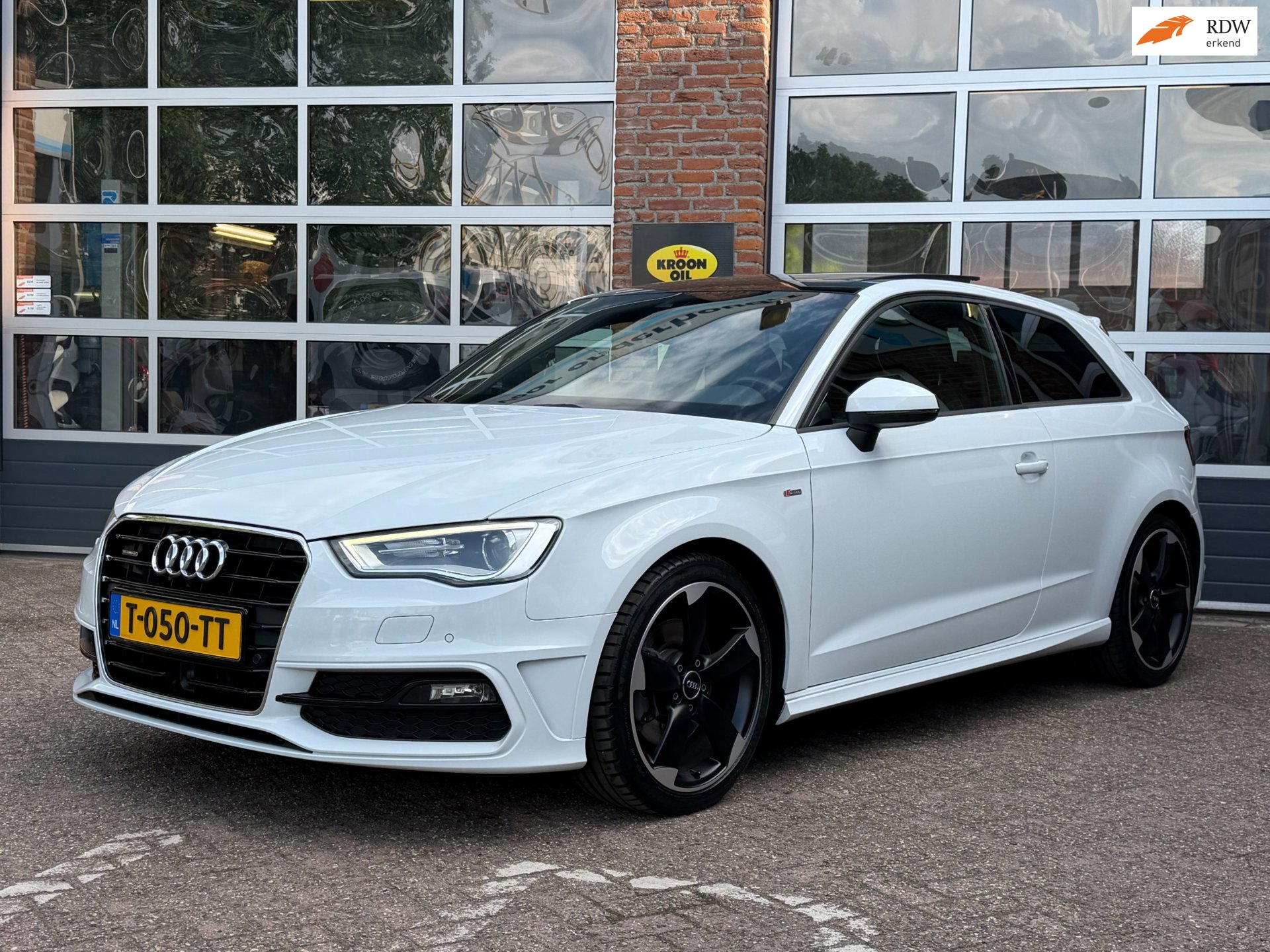 Audi A3 1.8 TFSI quattro Ambition Pro Line S, panodak, navi, camera, leder