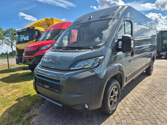 Iveco SuperJolly 4.25t L3H2 Heavy 110 kWh Iveco SuperJolly 4.25t L3H2 Heavy 110 kWh Lanzarote Grey Full Option Adaptieve Cruise Control, Navigatie, LED Koplampen