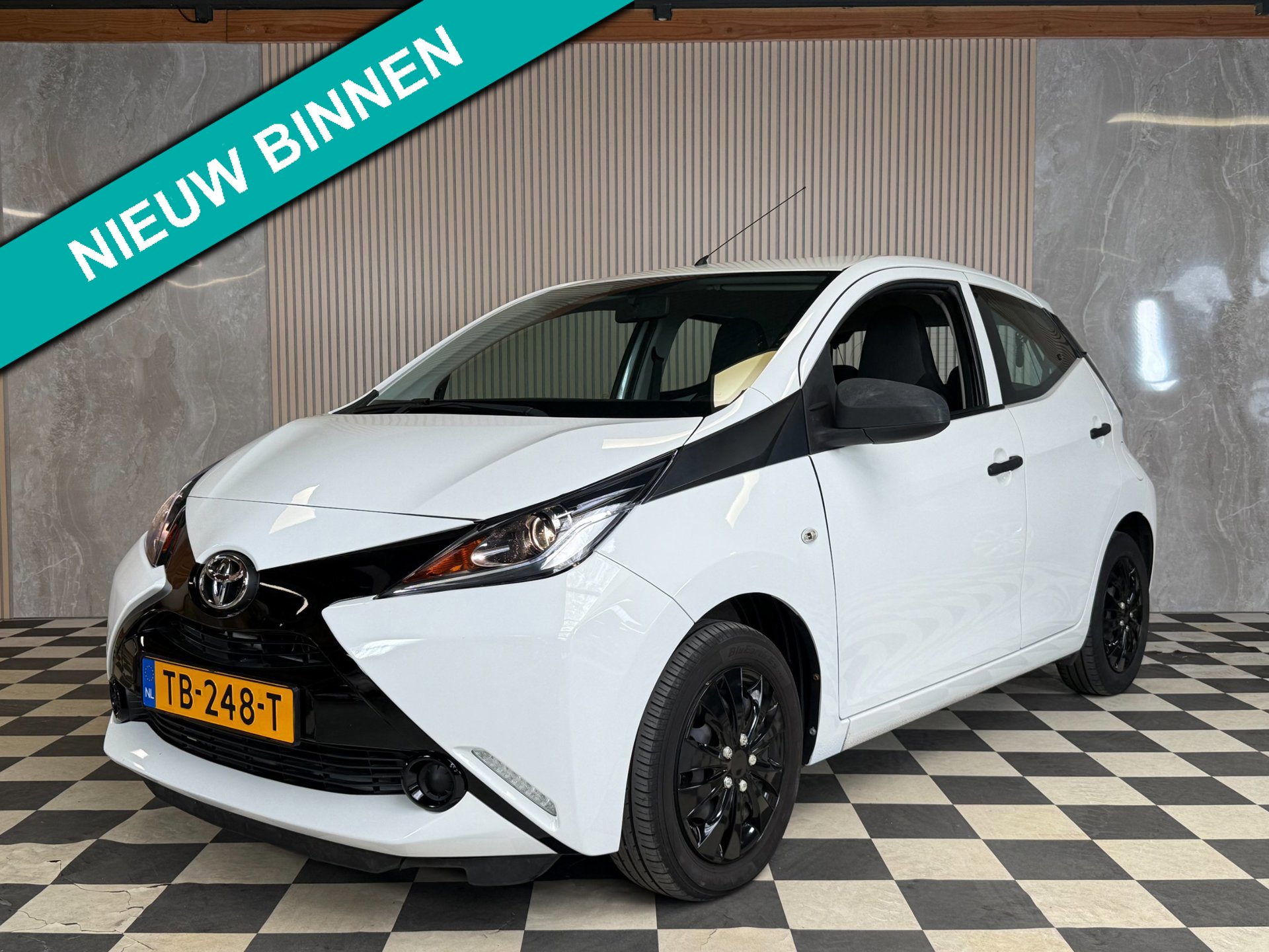 Toyota Aygo 1.0 VVT-i x-fun Weinig Km Airco Cruise Control
