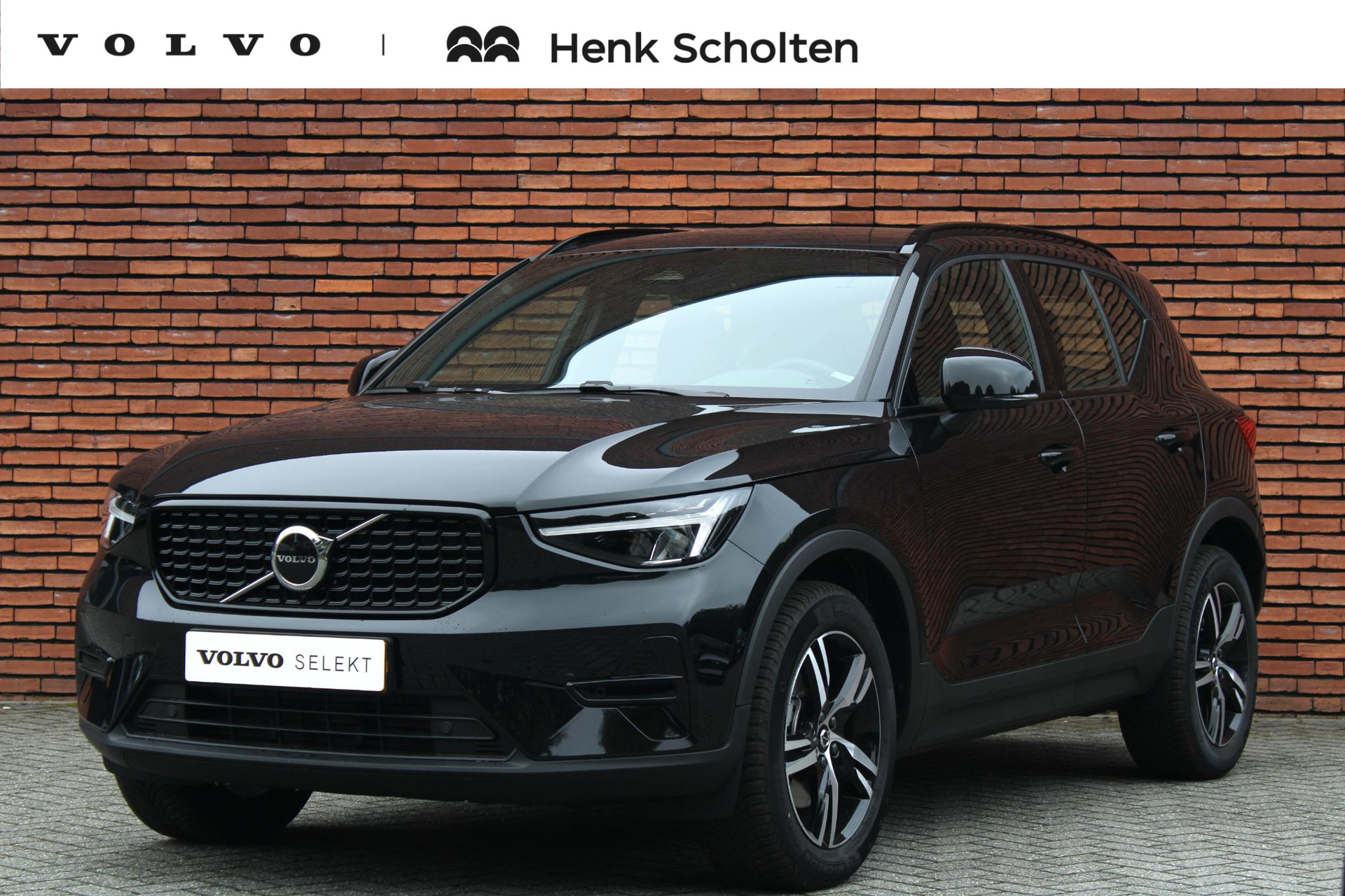 Volvo XC40 B4 Plus Dark