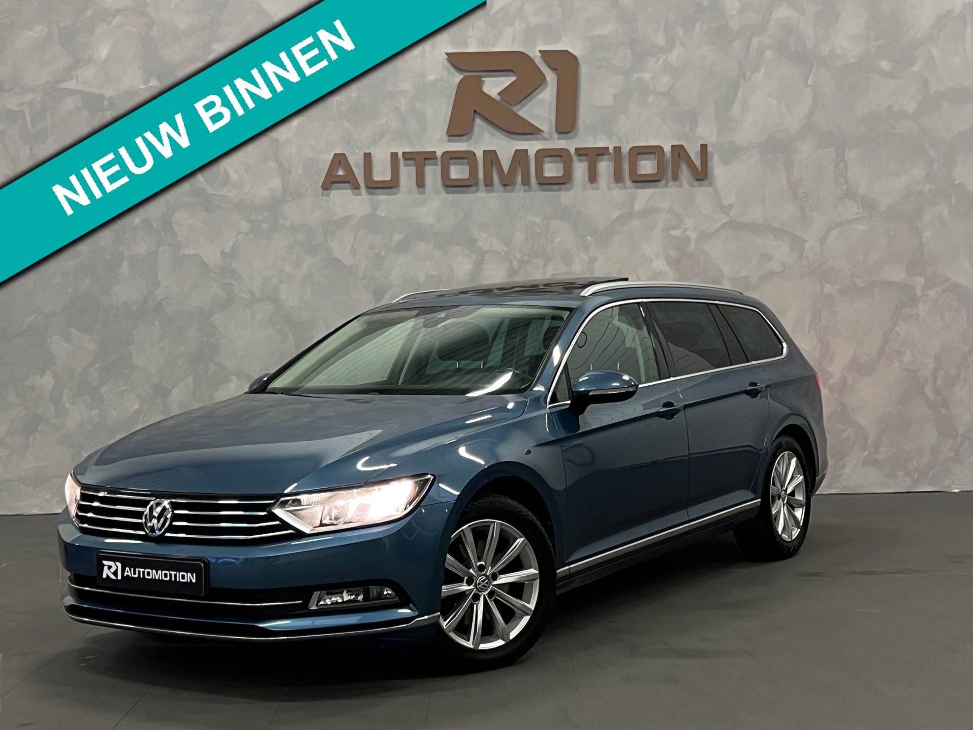 Volkswagen Passat Variant 1.8 TSI Business Edition R|PANO|CAMERA|TREKHAAK|KEYLESS START|DIGITAL DASH|LEDER/ALCANTARA|STOELVERWARM