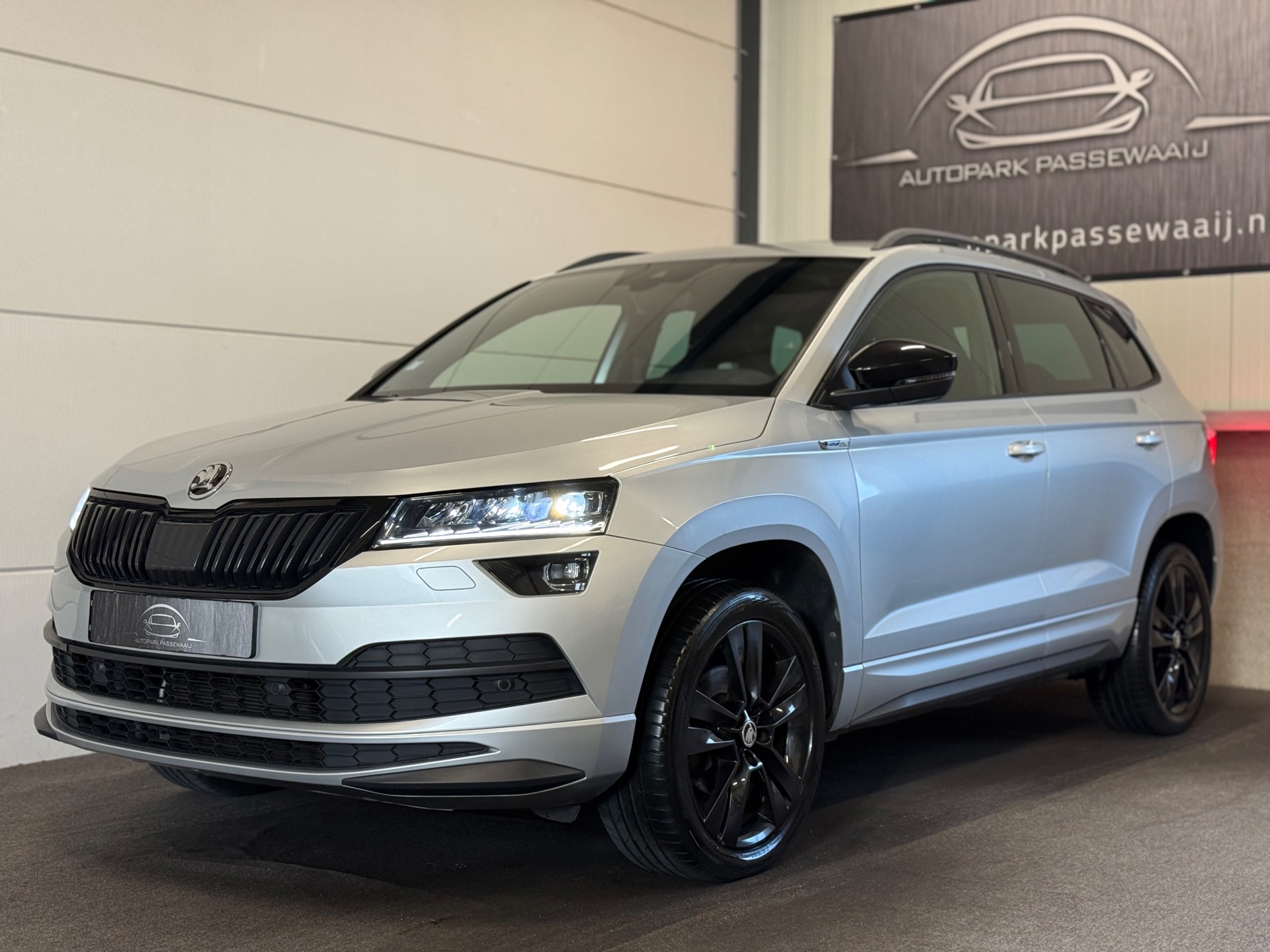 Skoda Karoq 1.5 TSI ACT Sportline Business Pano, ACC, Virtual Cockpit, Apple Carplay, Sfeerverlichting, Navigatie, Climate Control