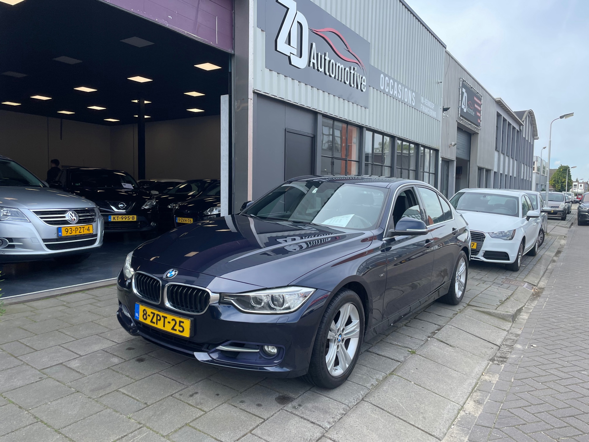 BMW 3-serie 320i High Executive