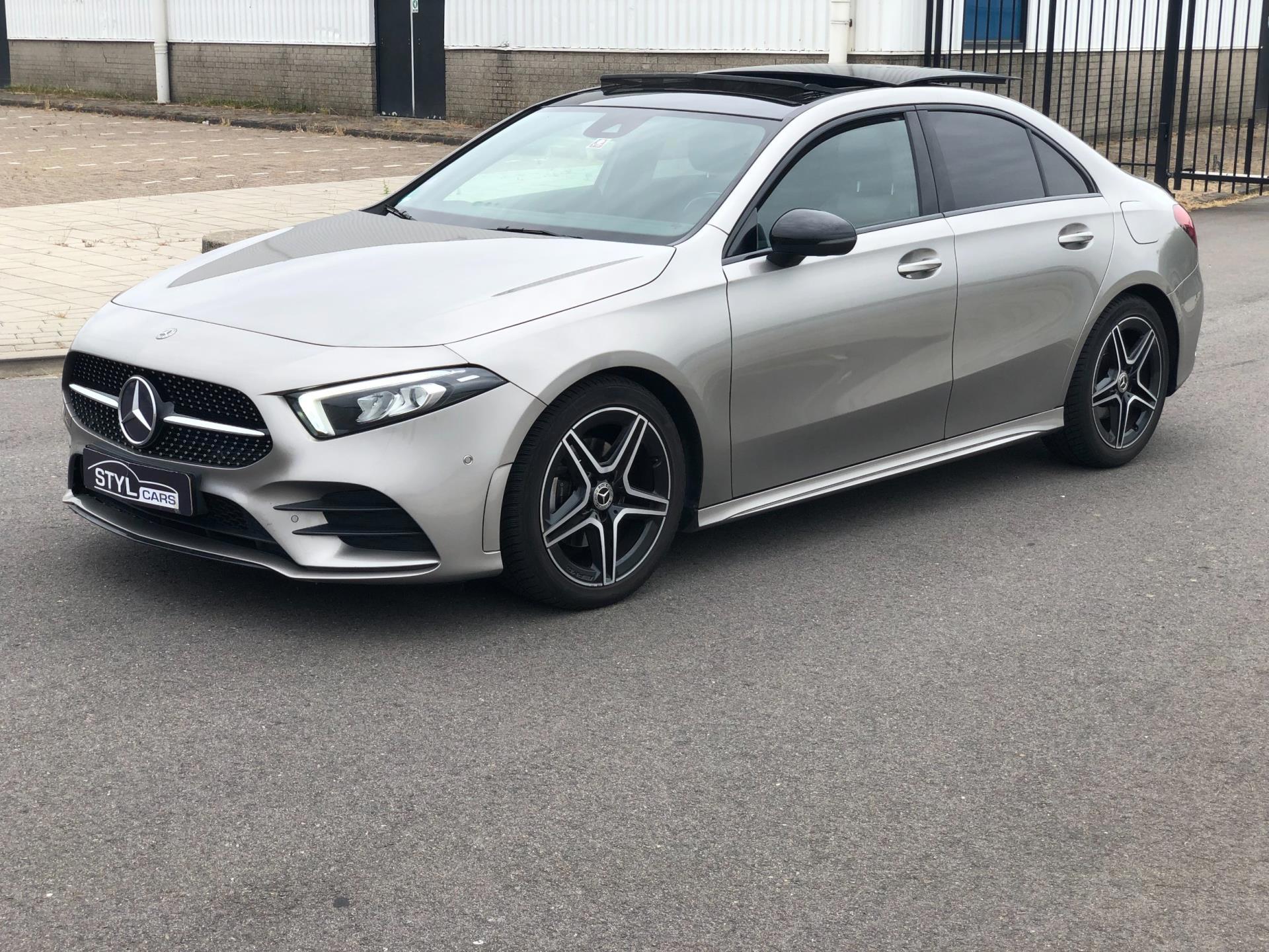 Mercedes-Benz A-klasse 200 Business Solution AMG Night Upgrade PANORAMADAK