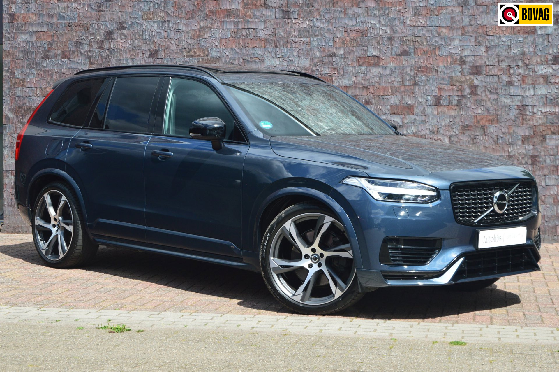 Volvo XC90 T8 Hybride AWD Plus Dark LONG RANGE | Luchtvering | Panoramadak | Camera | Stoel + Stuur Verwarmd | BLIS |
