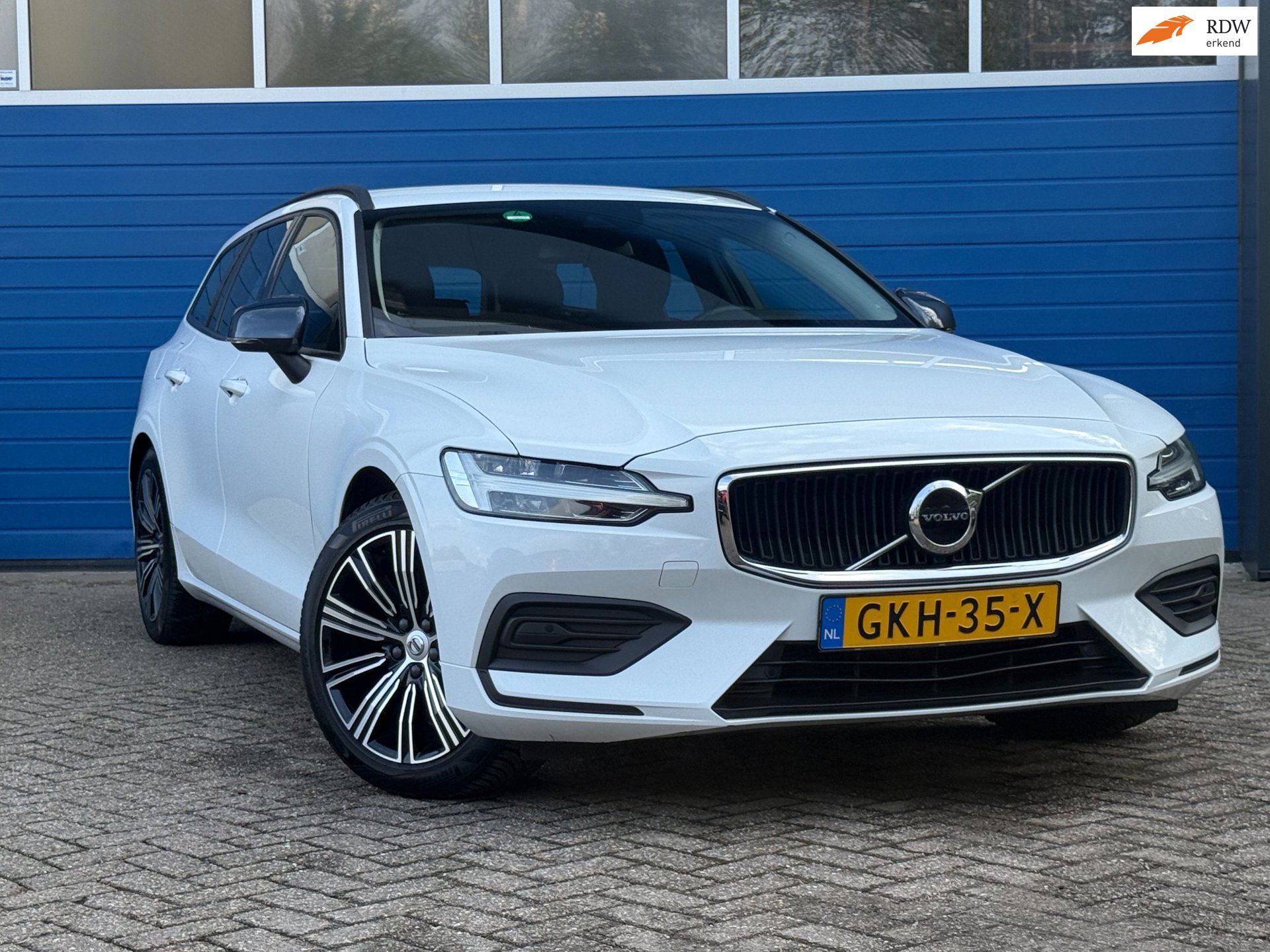 Volvo V60 2.0 D3 Momentum|Navi|Climate